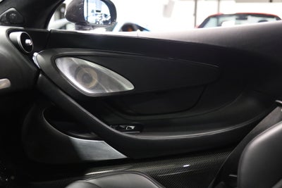 2023 McLaren GT Base