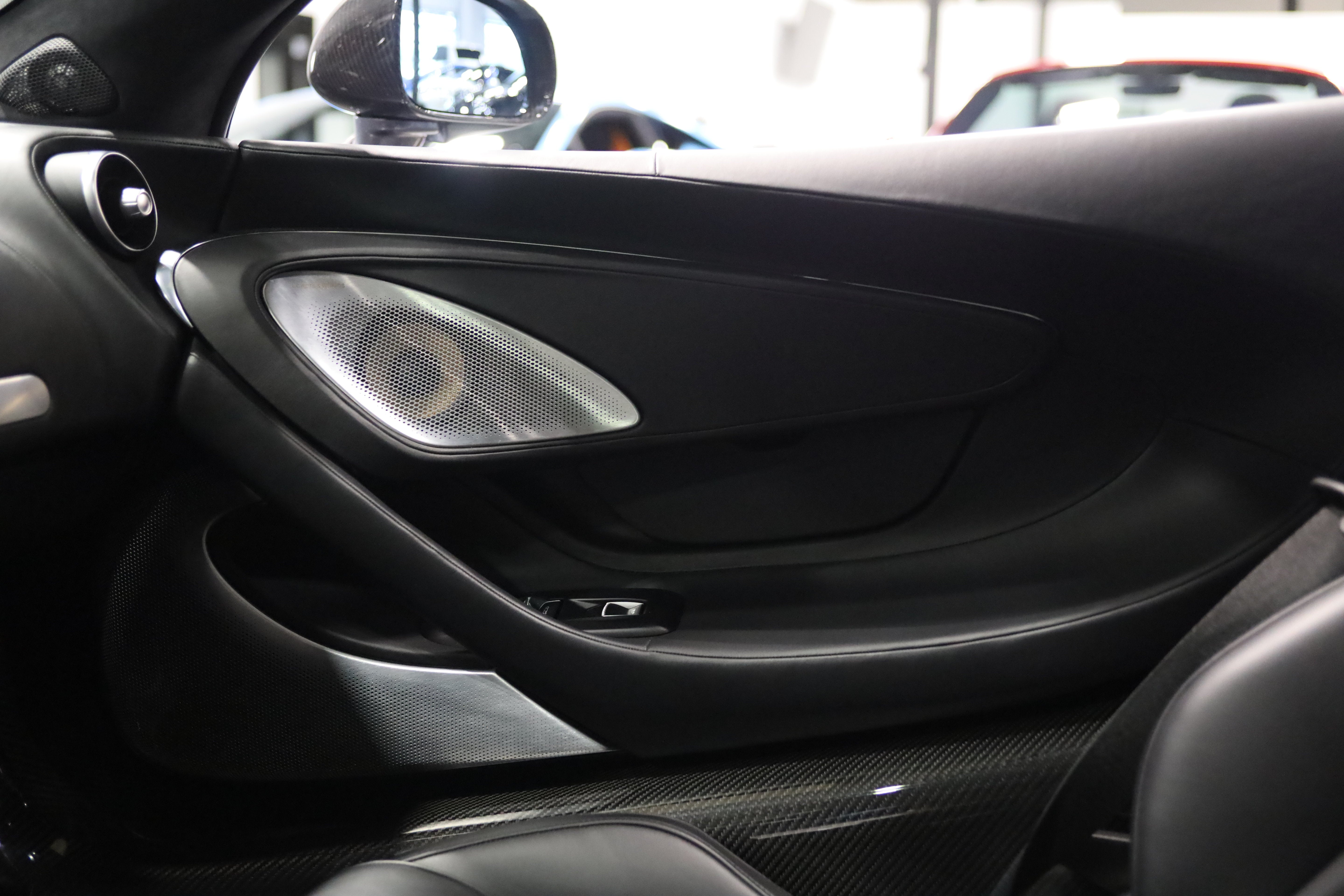 2023 McLaren GT Base