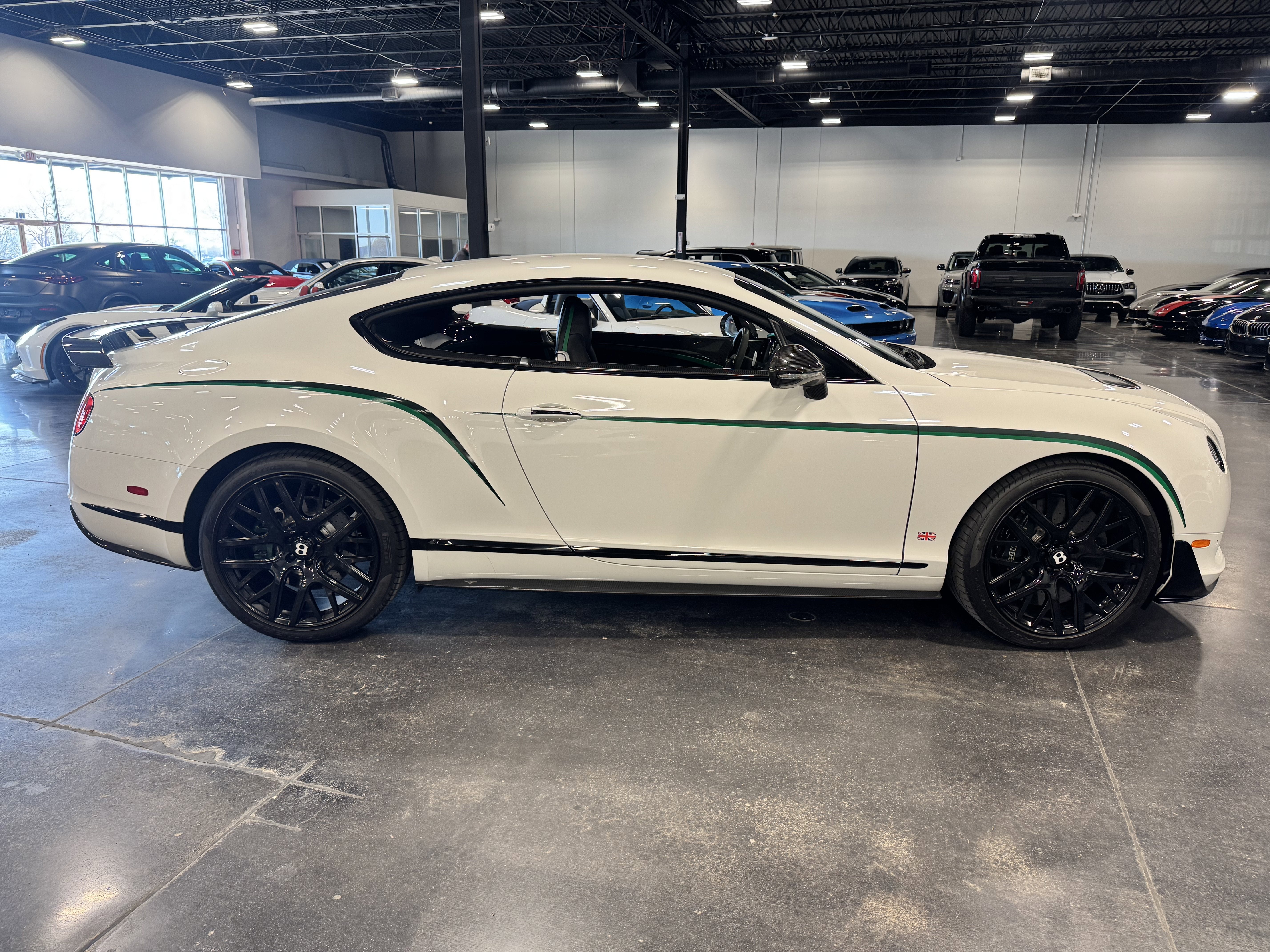 2015 Bentley Continental GT3-R Base