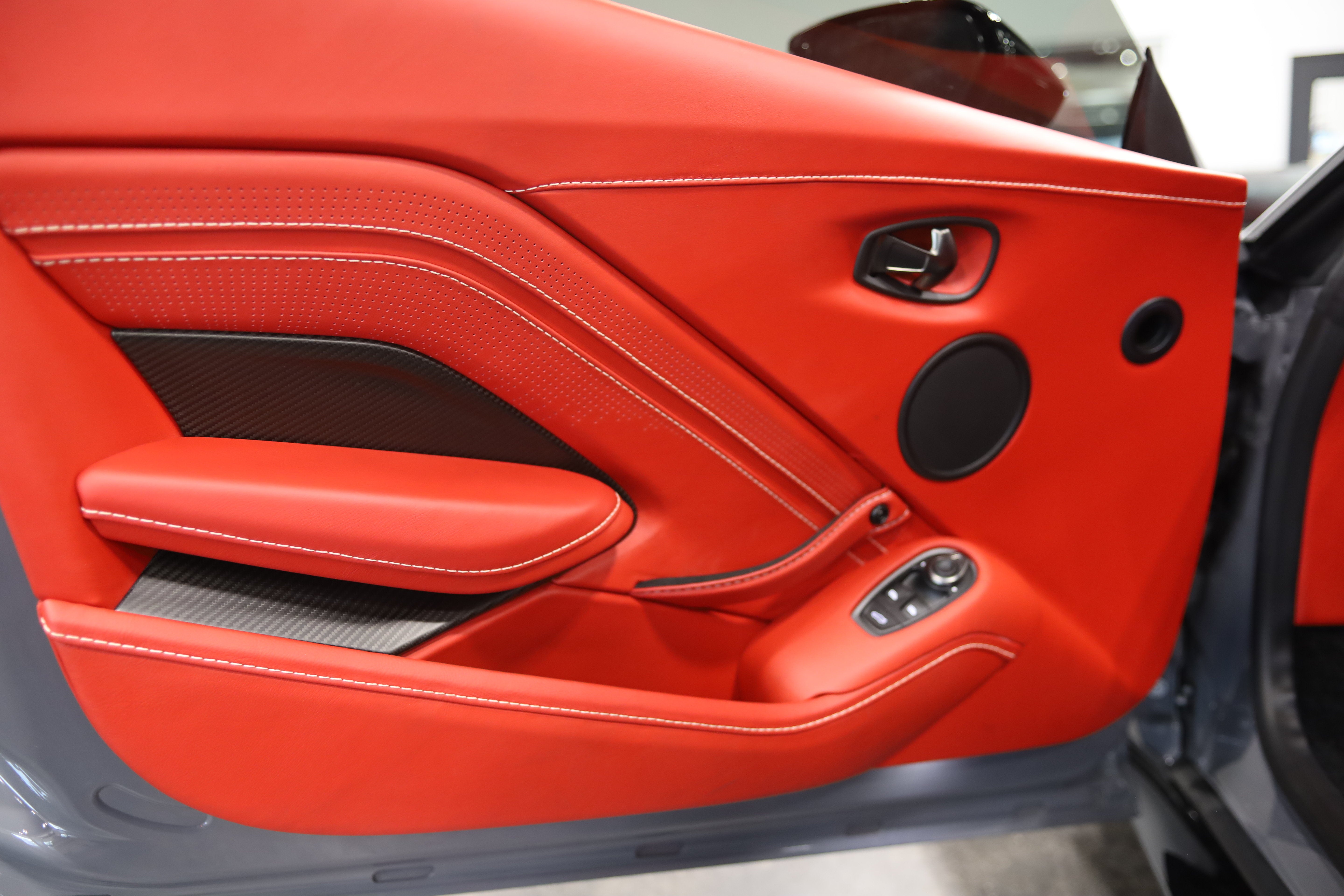 2019 Aston Martin Vantage Base