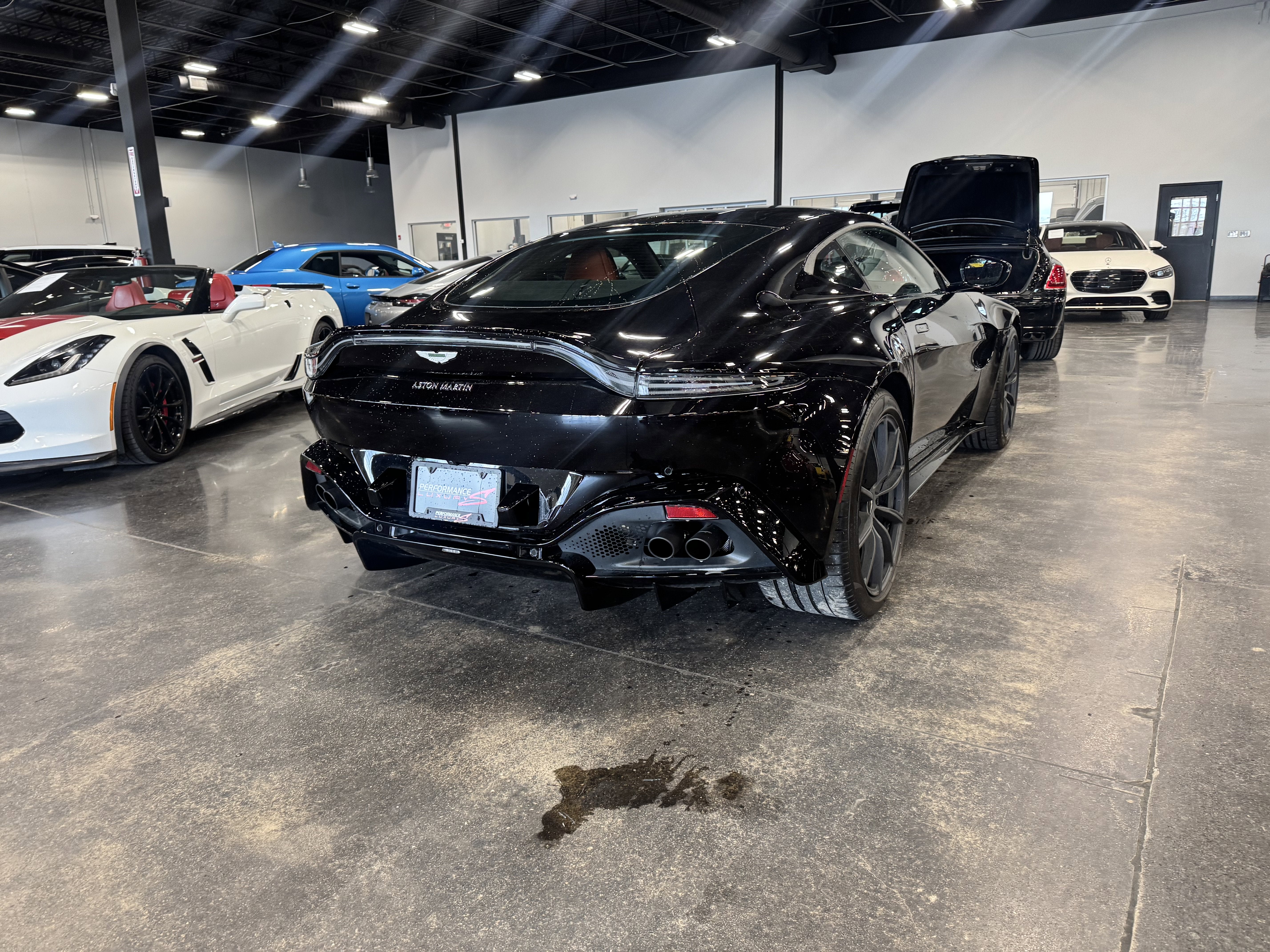 2020 Aston Martin Vantage Base