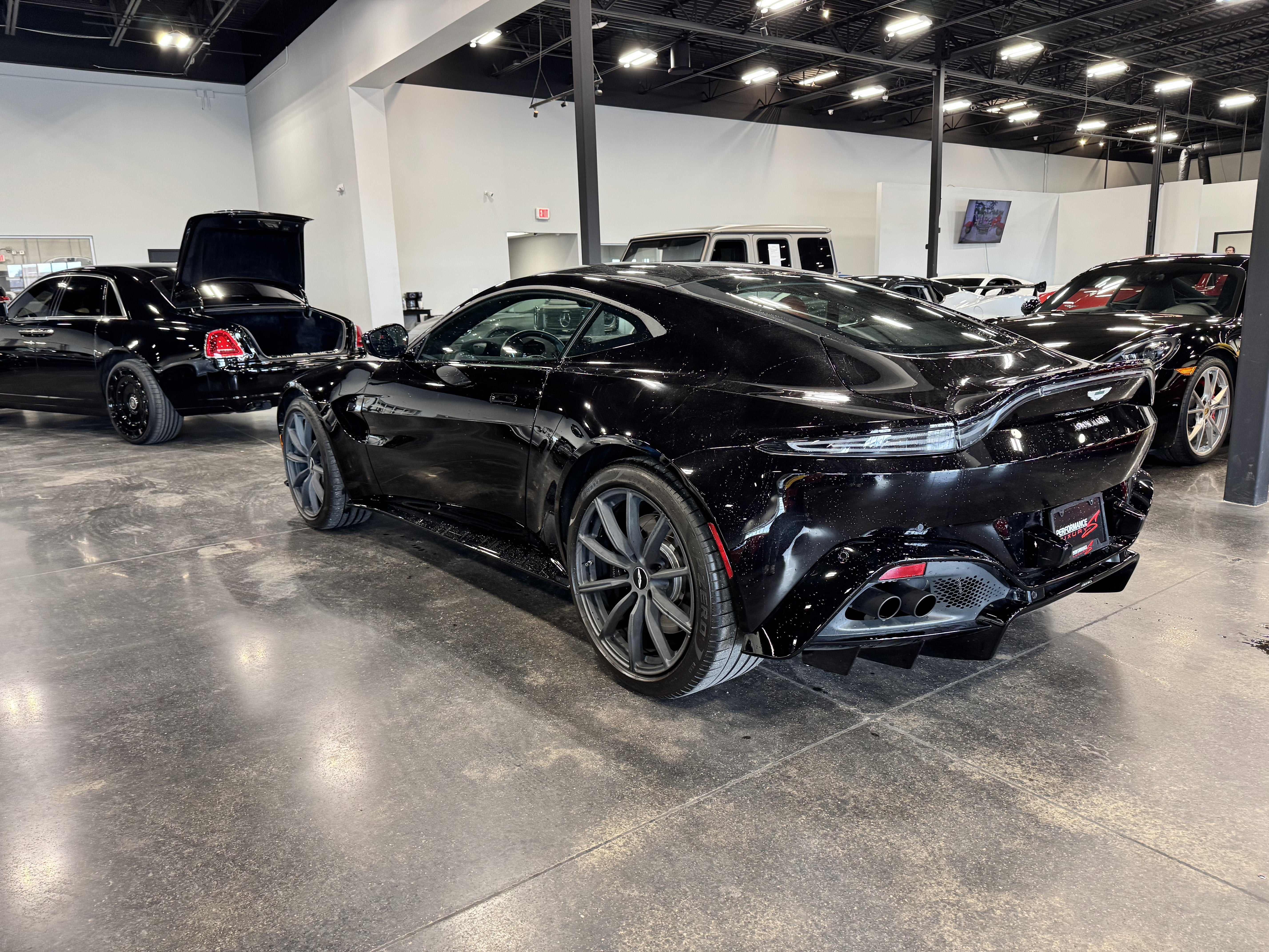 2020 Aston Martin Vantage Base