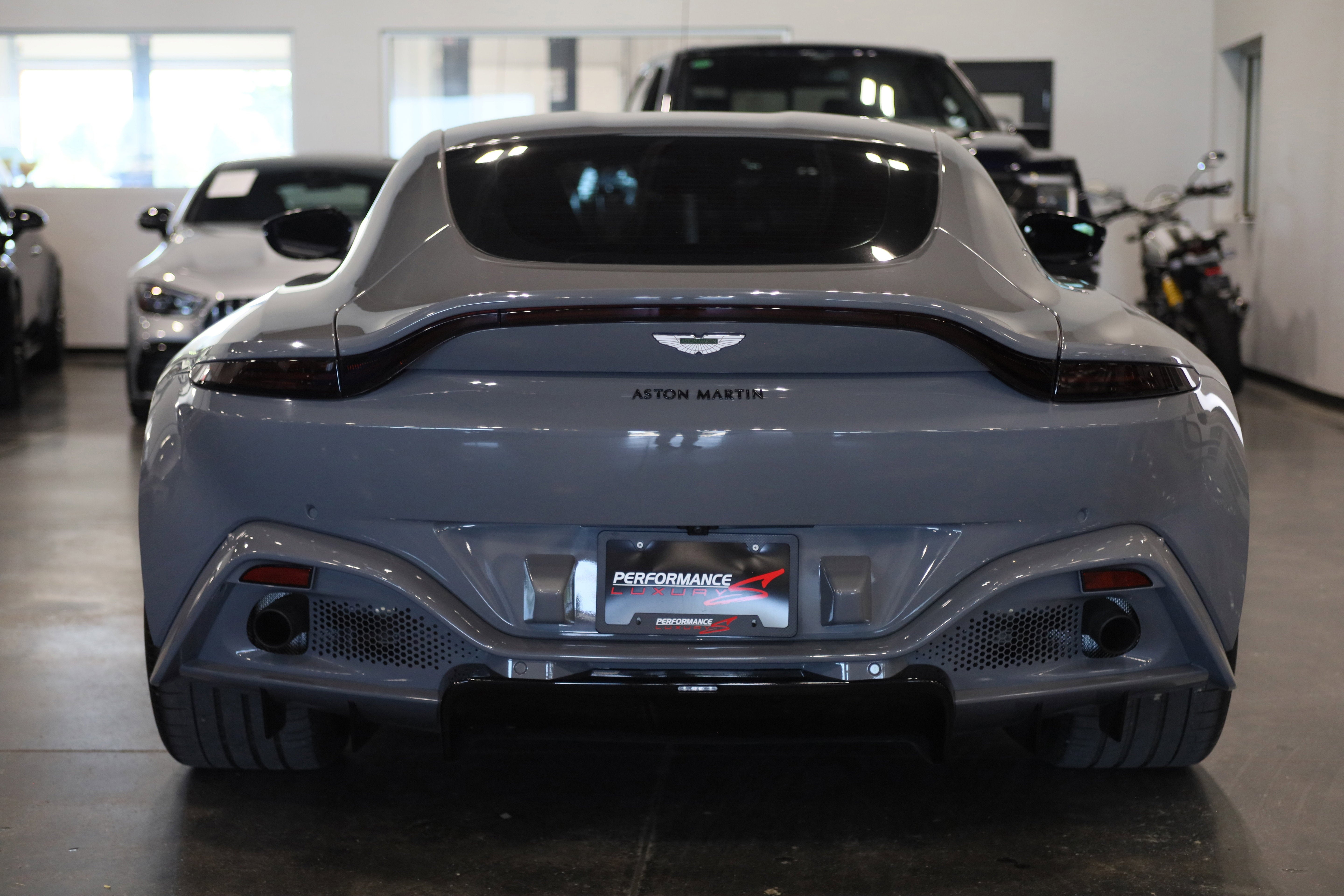 2021 Aston Martin Vantage Base