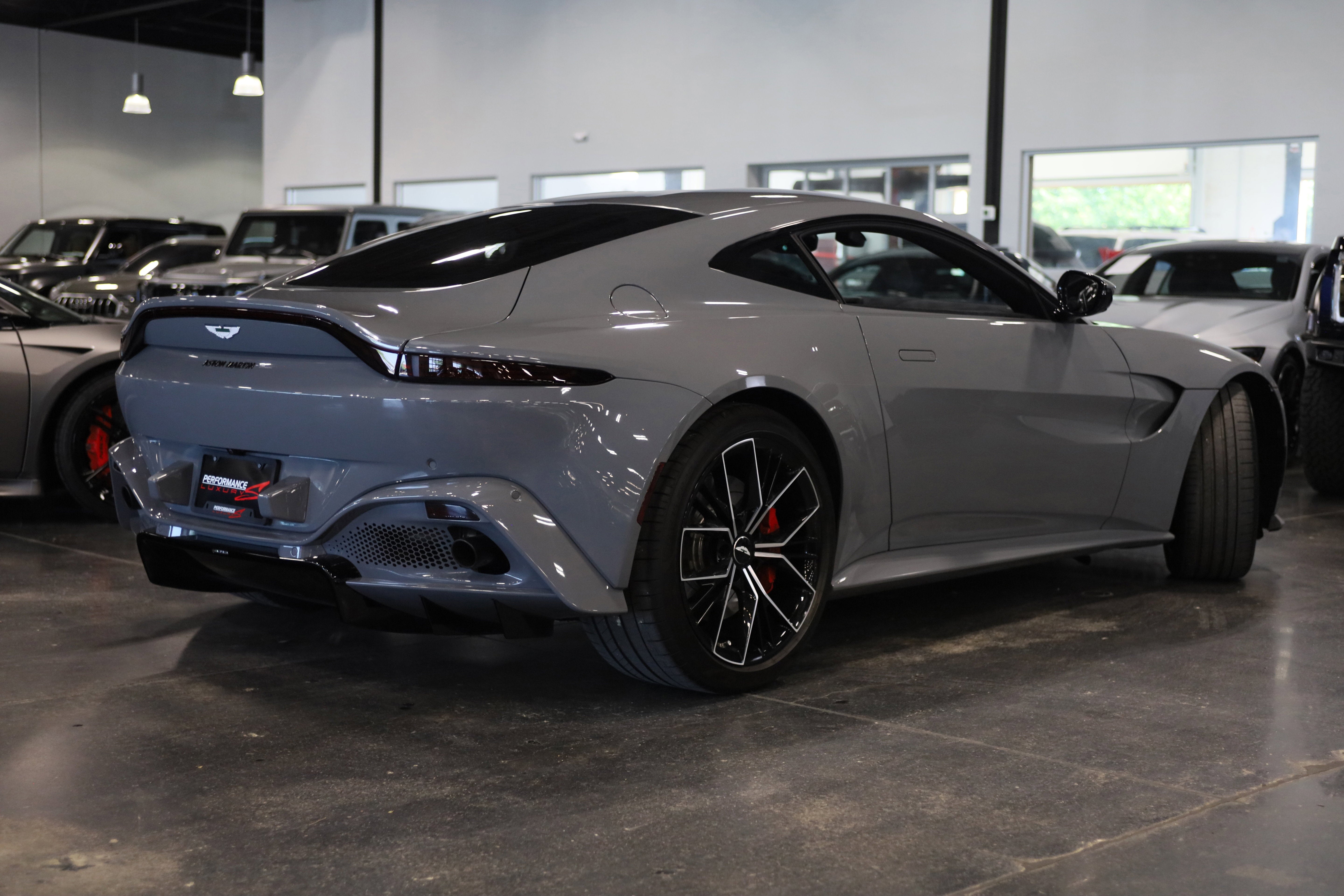 2021 Aston Martin Vantage Base