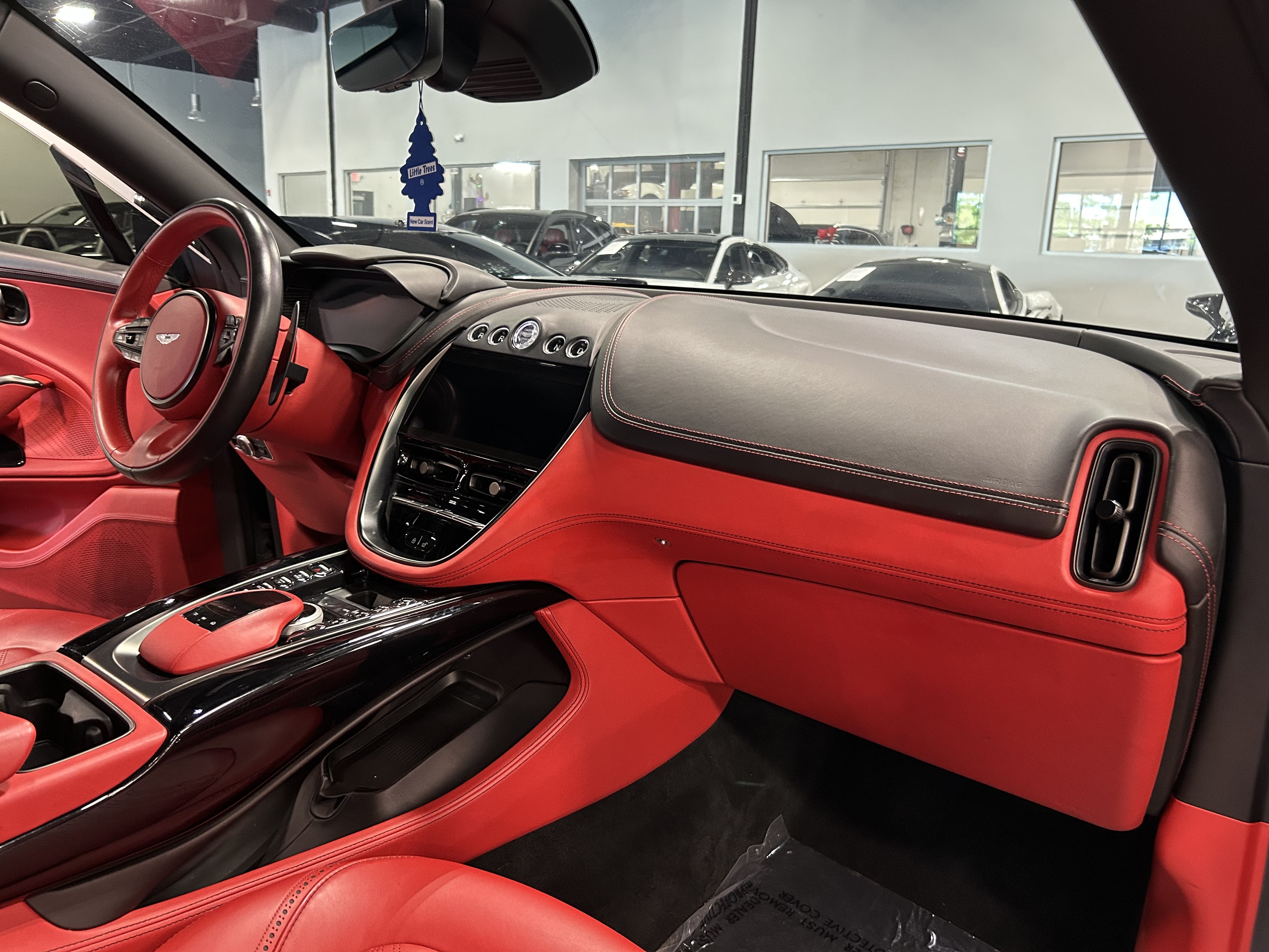 2022 Aston Martin DBX Base