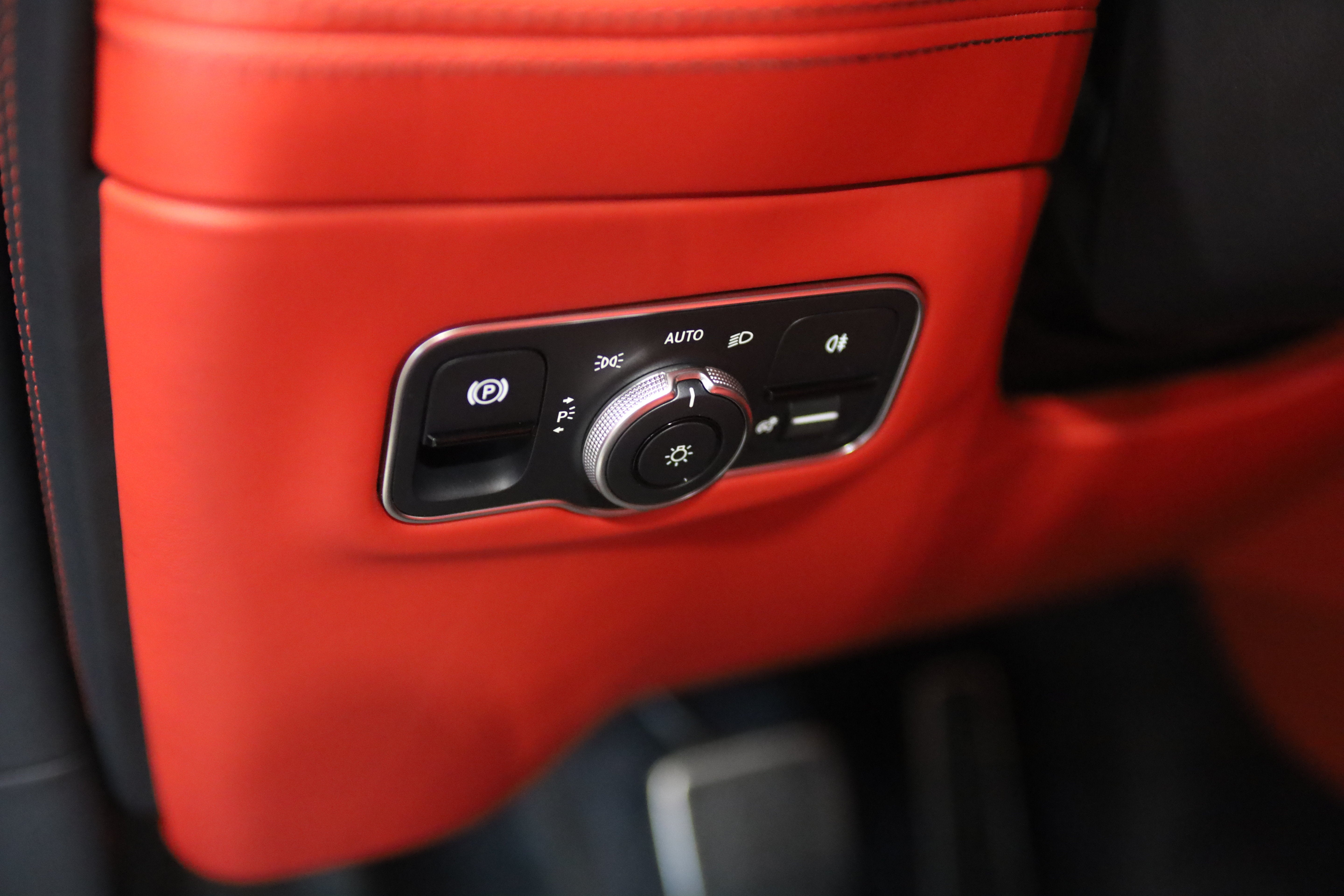 2023 Aston Martin DBX 707
