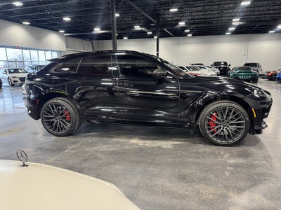 2023 Aston Martin DBX 707
