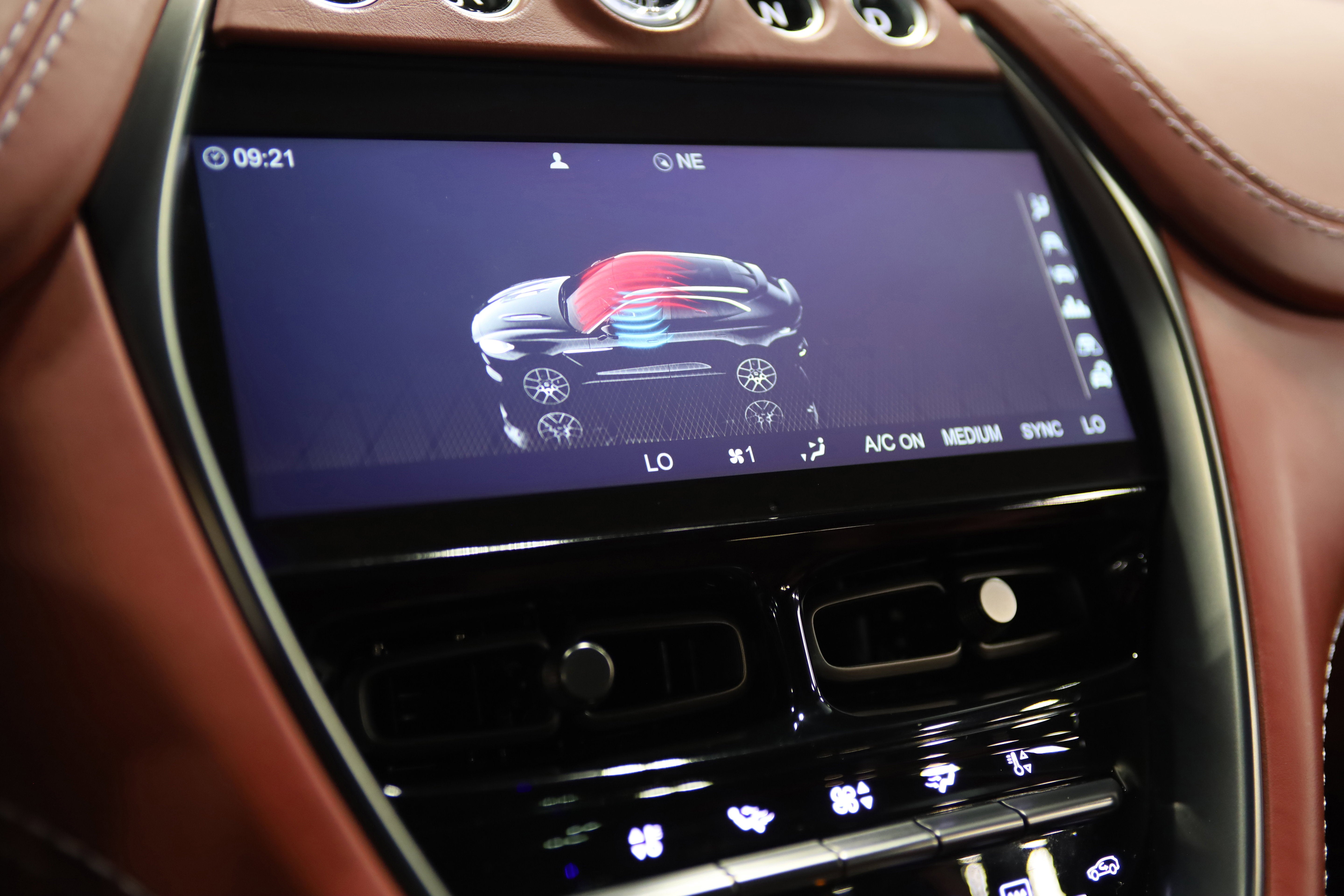 2023 Aston Martin DBX 707