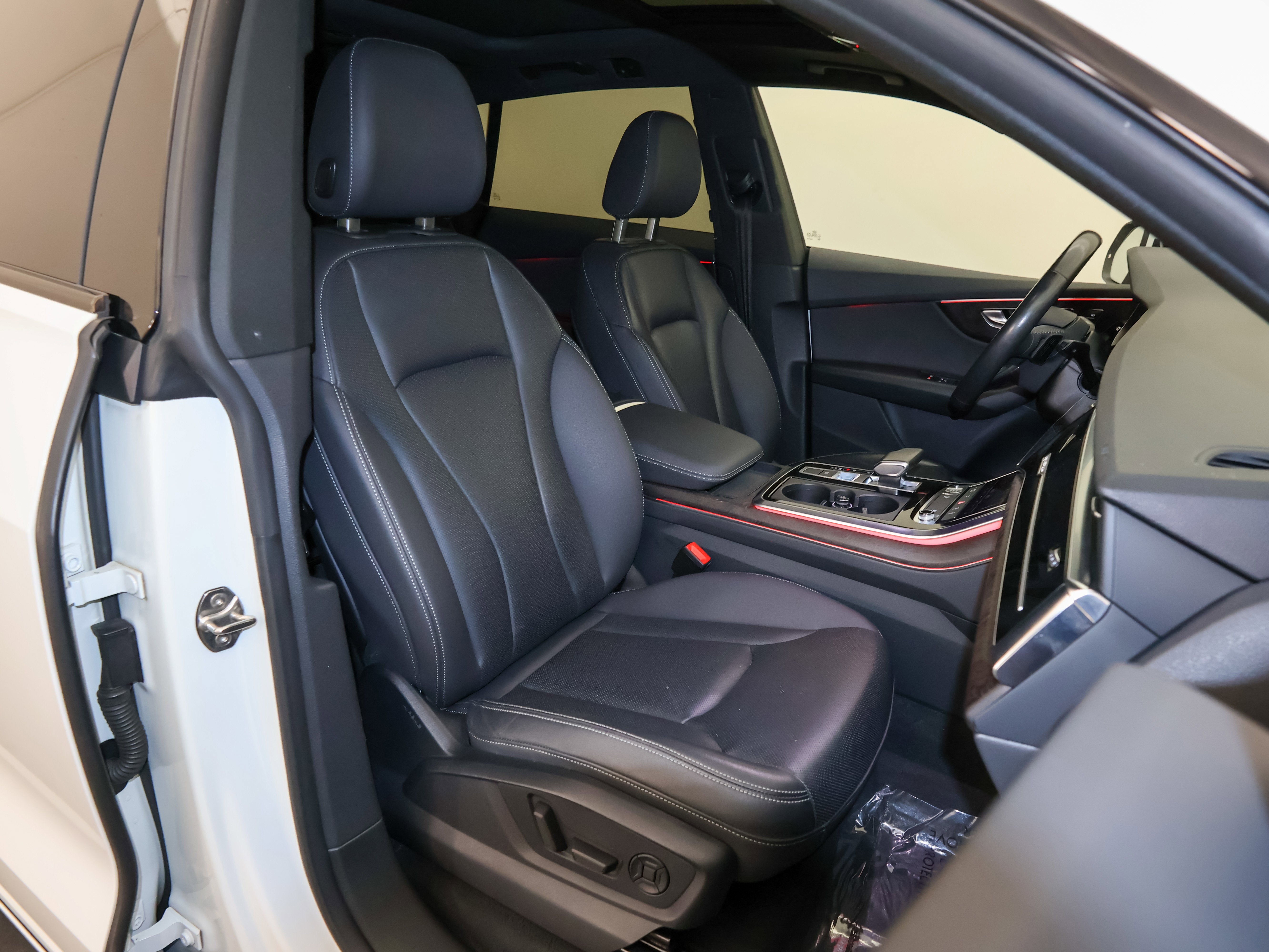 2020 Audi Q8 Premium Plus