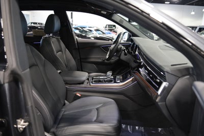 2023 Audi Q8 Premium Plus