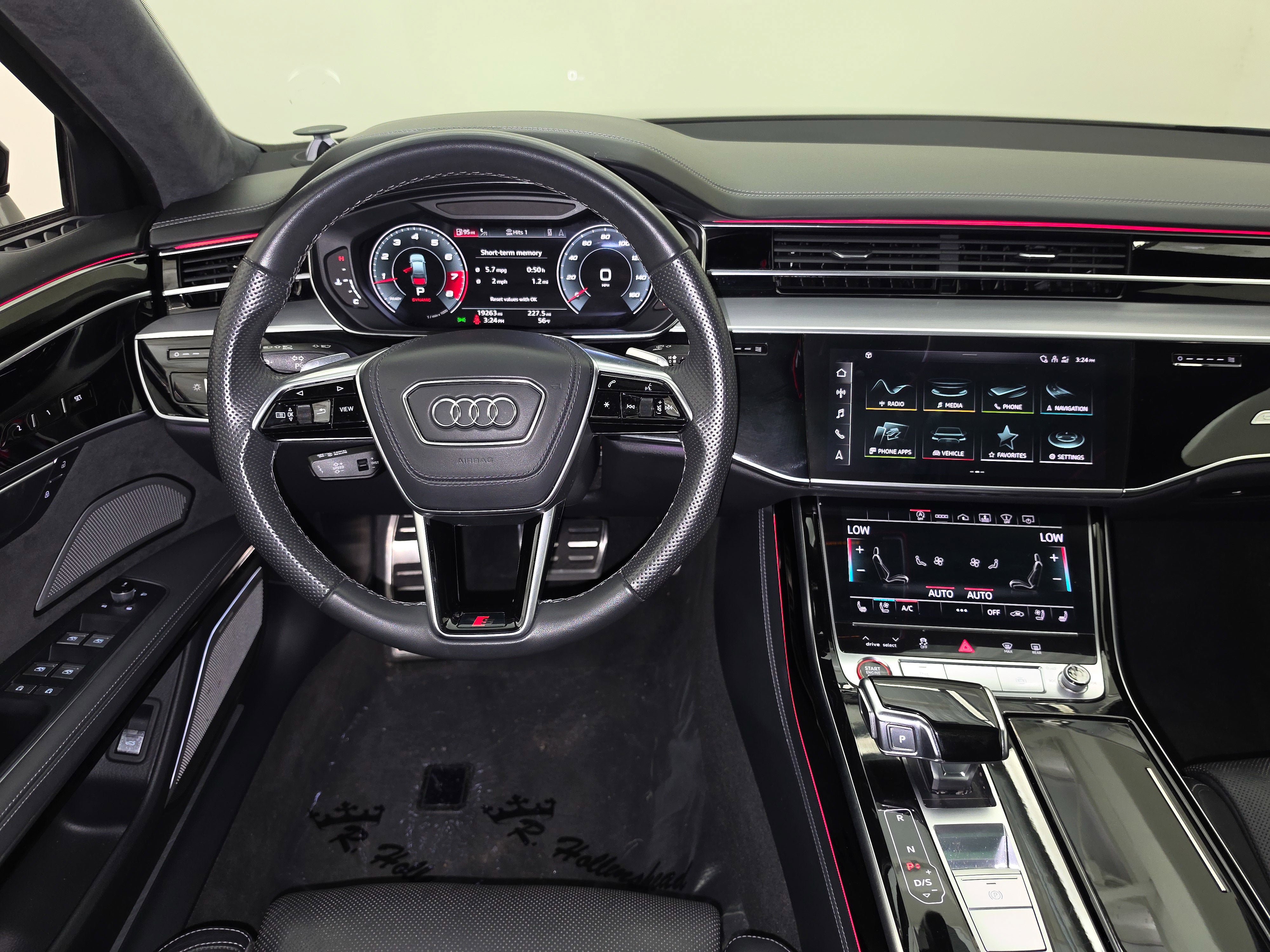 2022 Audi S8 4.0T