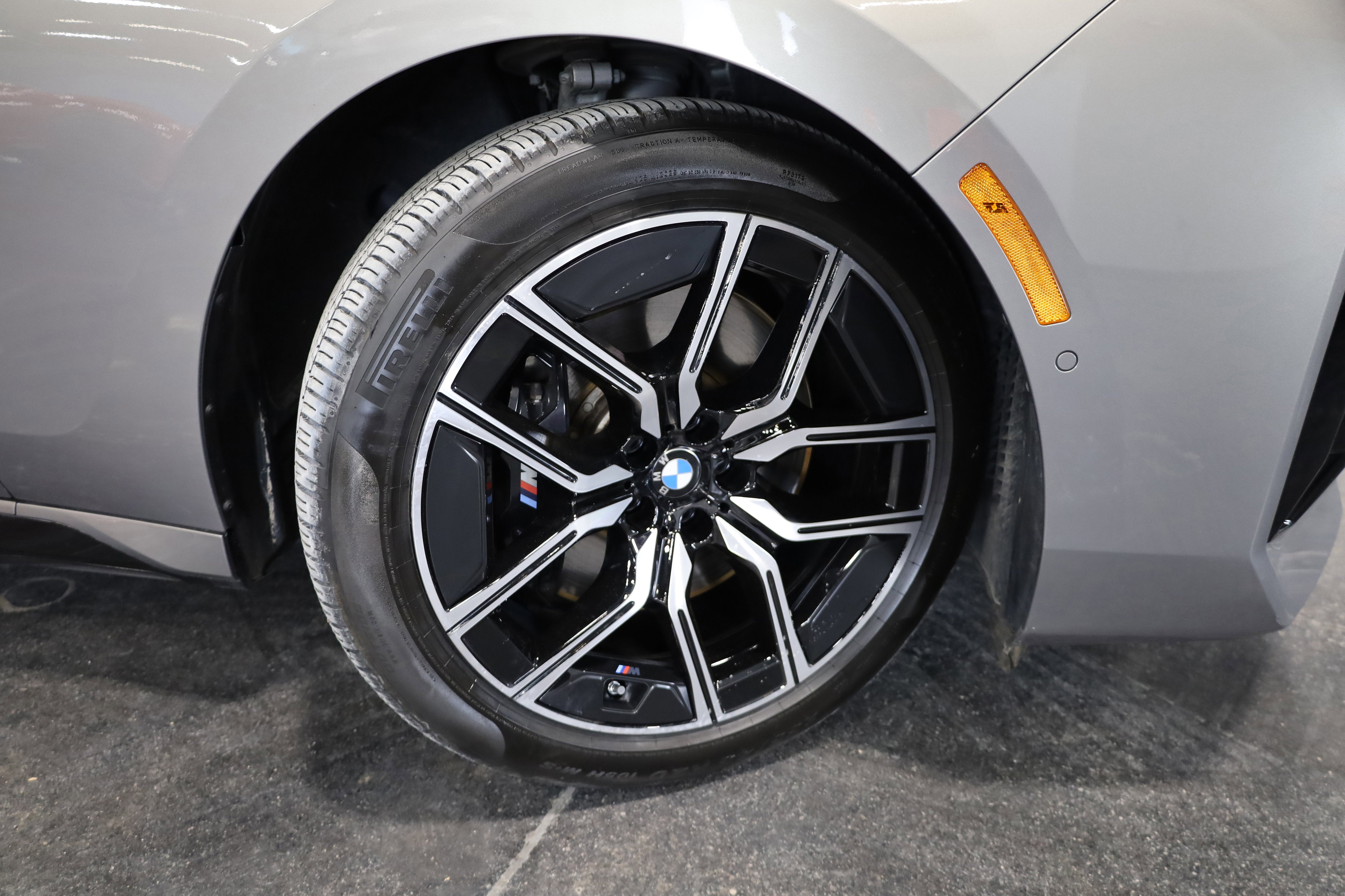 2023 BMW 7 Series 760i xDrive