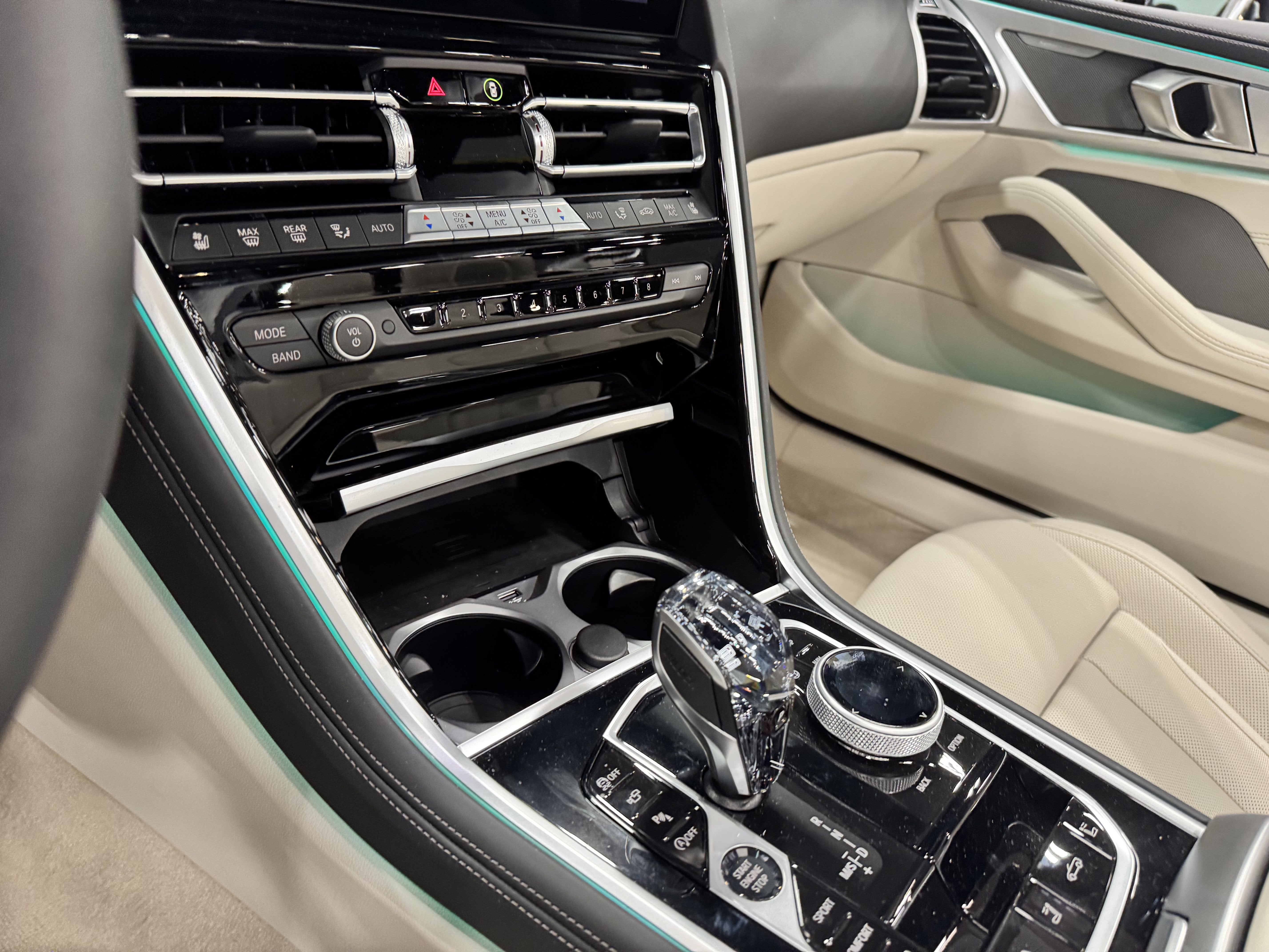 2025 BMW 8 Series M850i xDrive