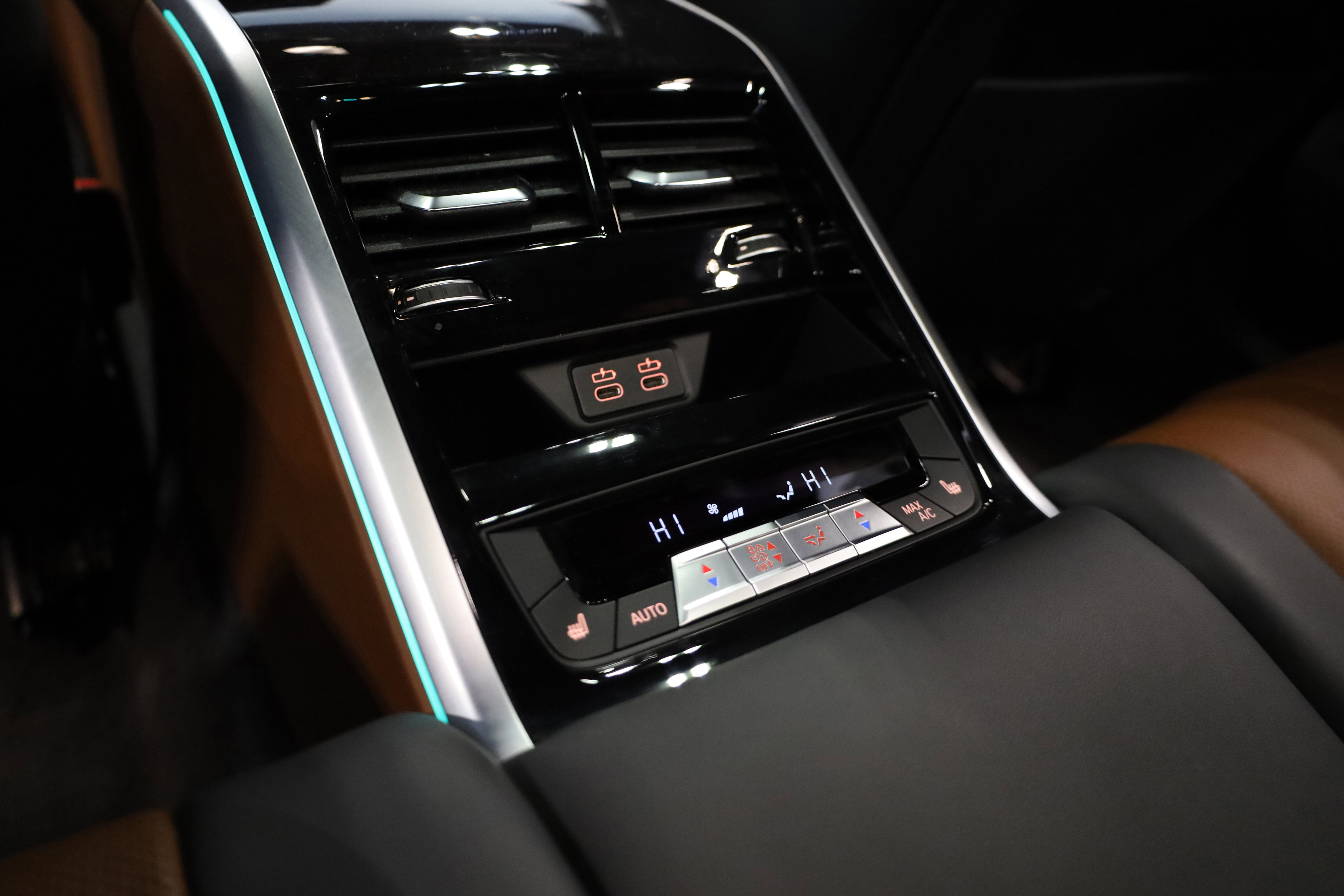 2022 BMW 8 Series 840i