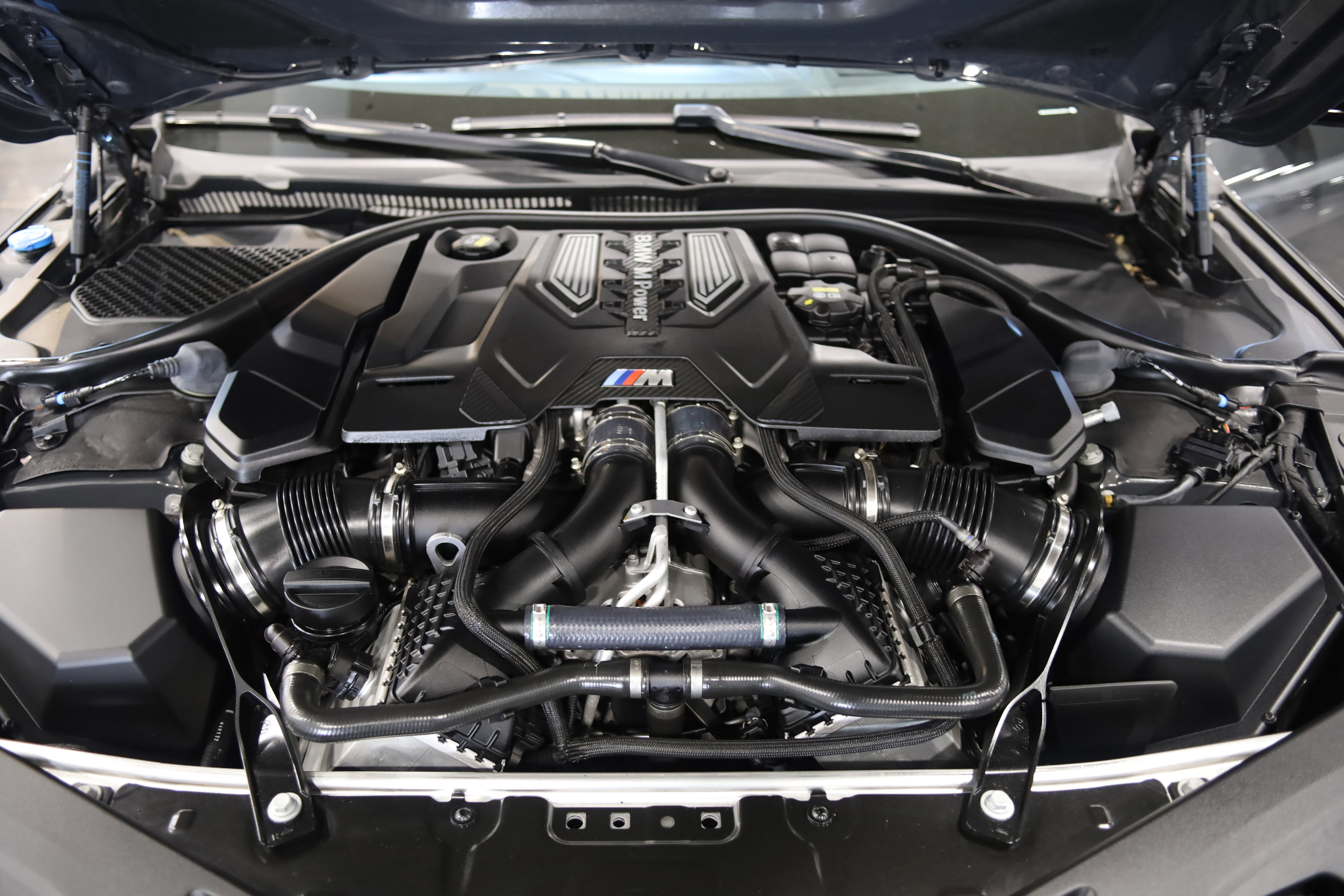 2022 BMW M8 Competition