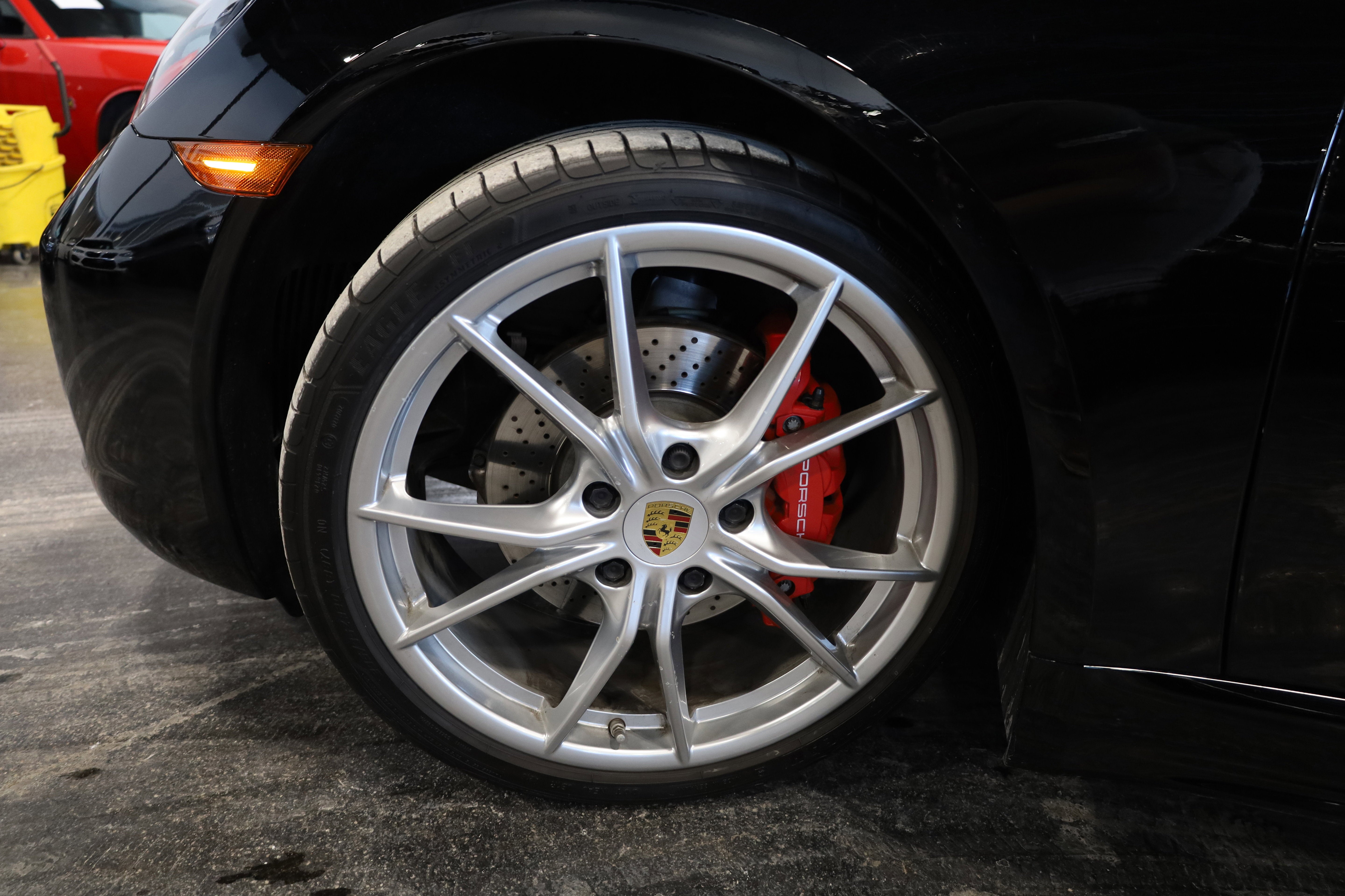 2019 Porsche 718 Cayman S