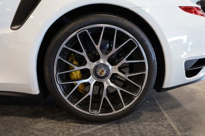 2015 Porsche 911 Turbo S