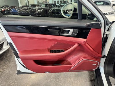 2022 Porsche Panamera 4