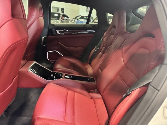 2022 Porsche Panamera 4