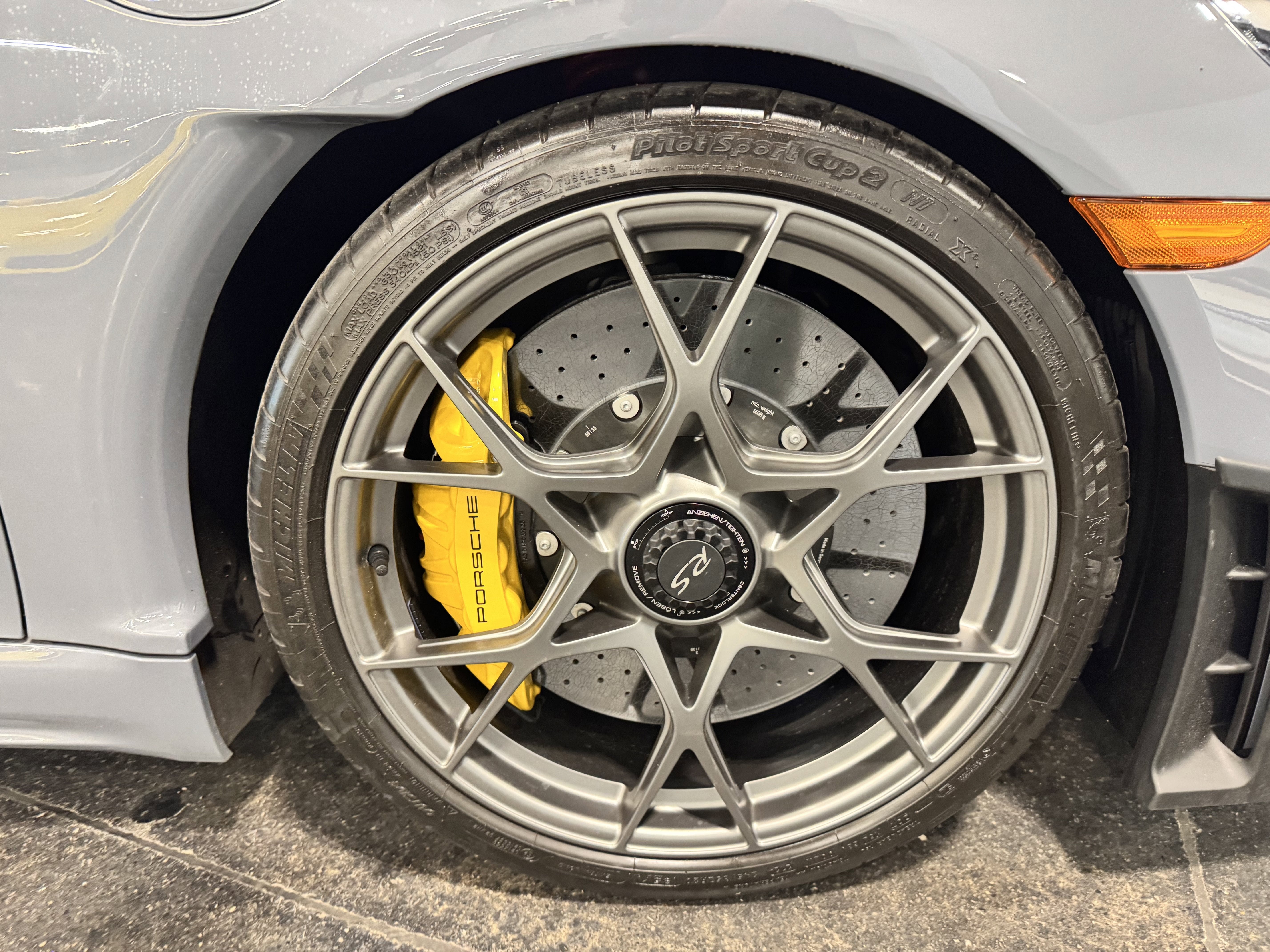 2025 Porsche 718 Spyder RS