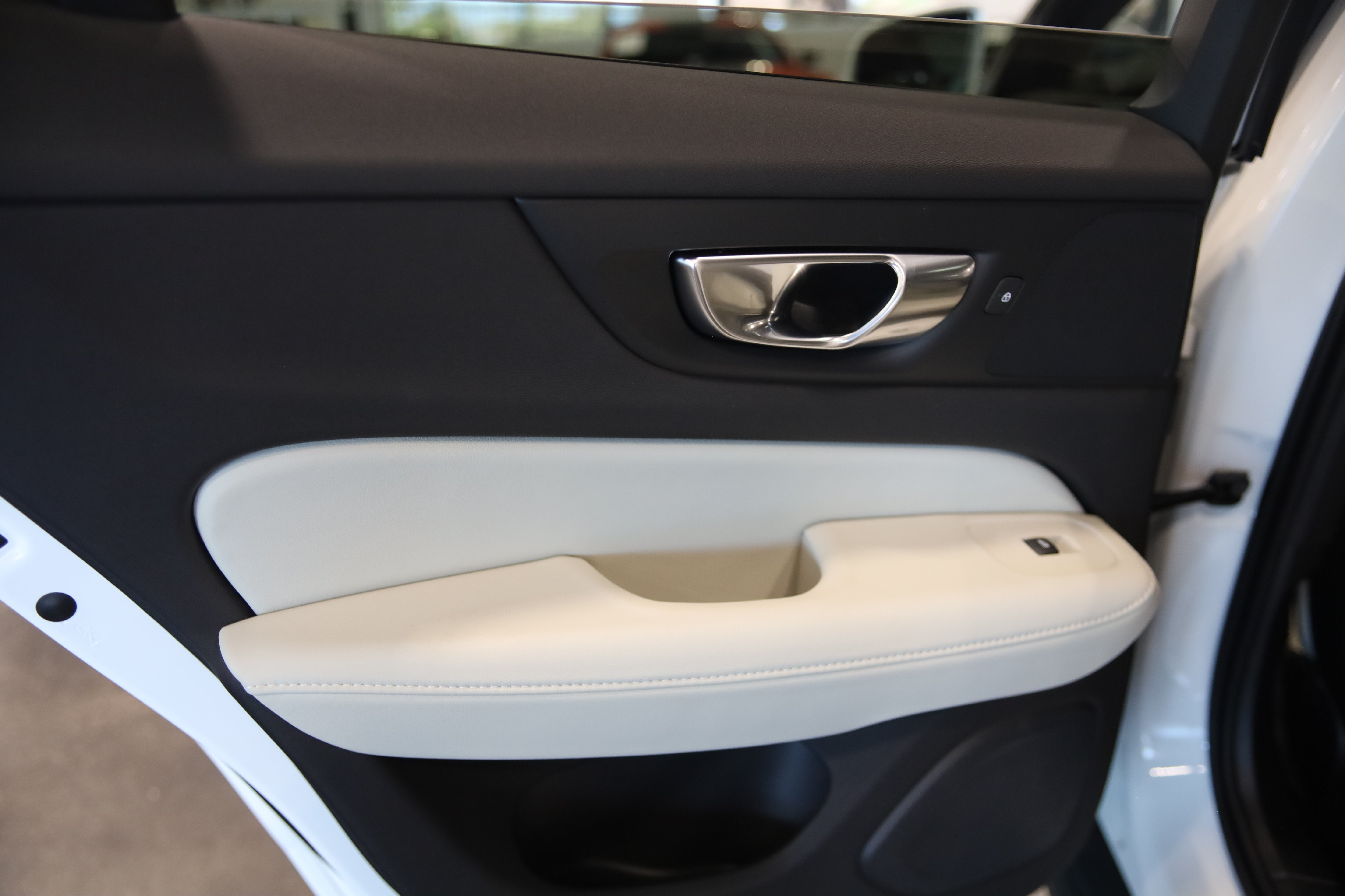 2025 Volvo V60 Cross Country Ultra