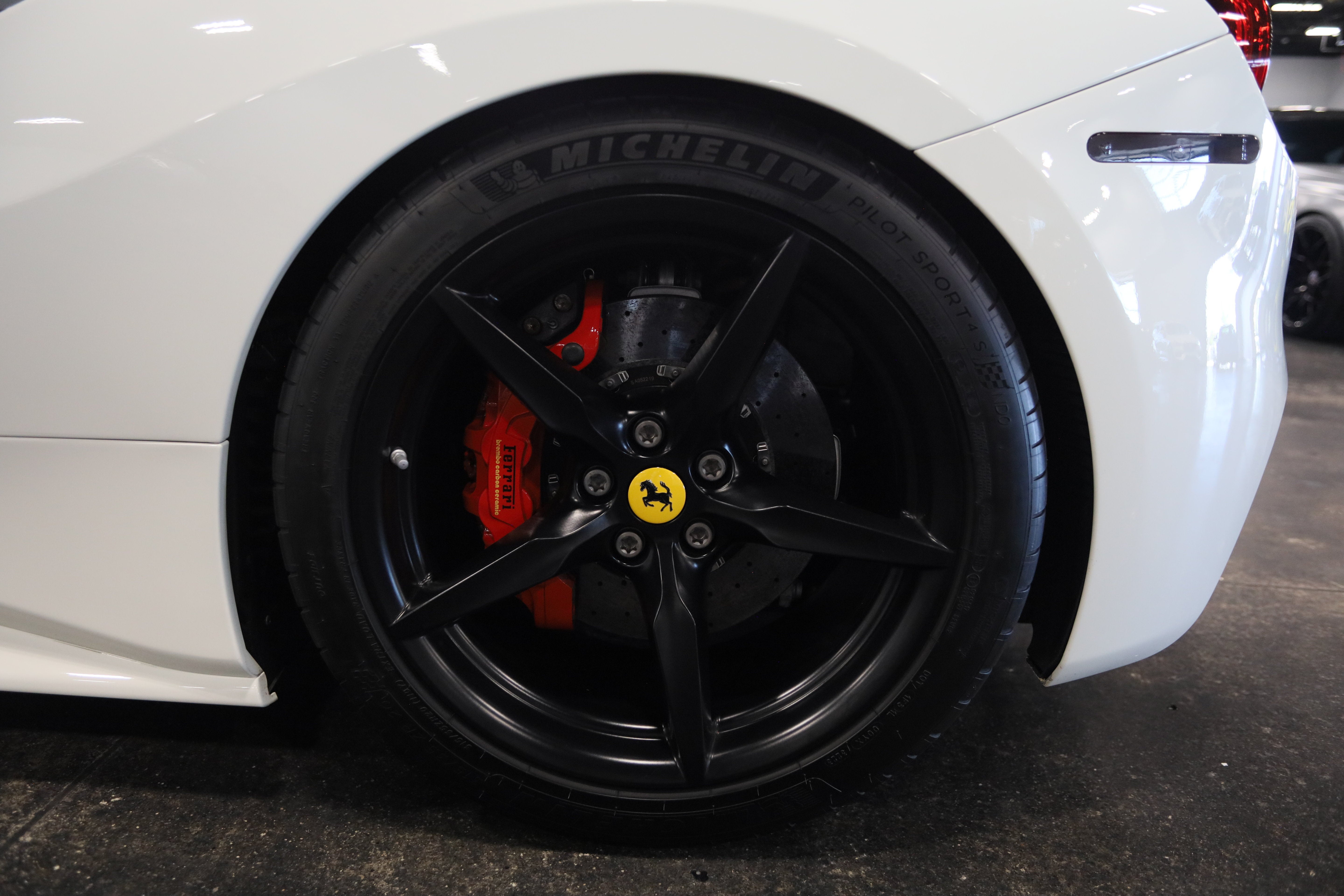 2016 Ferrari 488 GTB Base