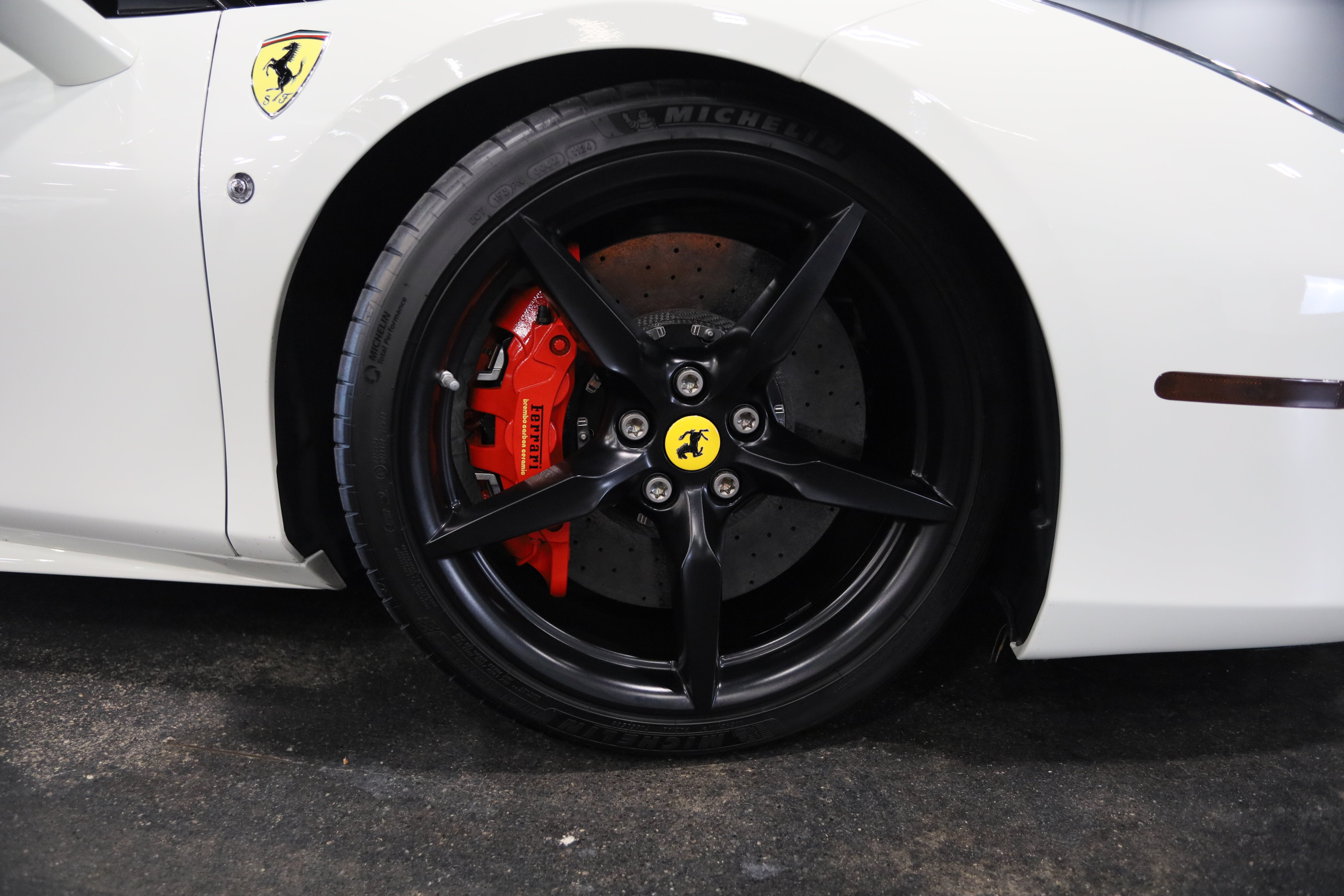 2016 Ferrari 488 GTB Base