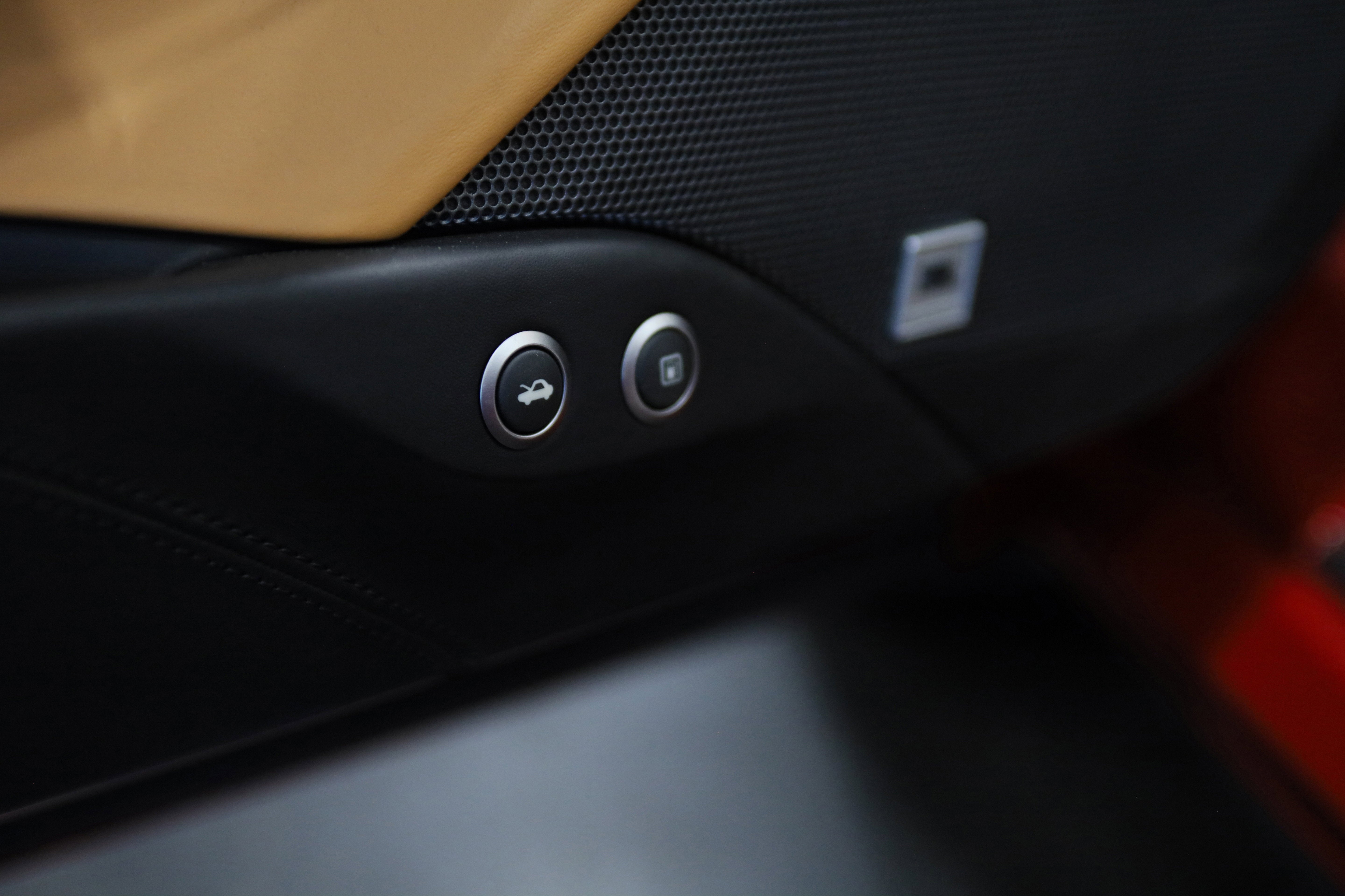 2019 Ferrari 488 Spider Base