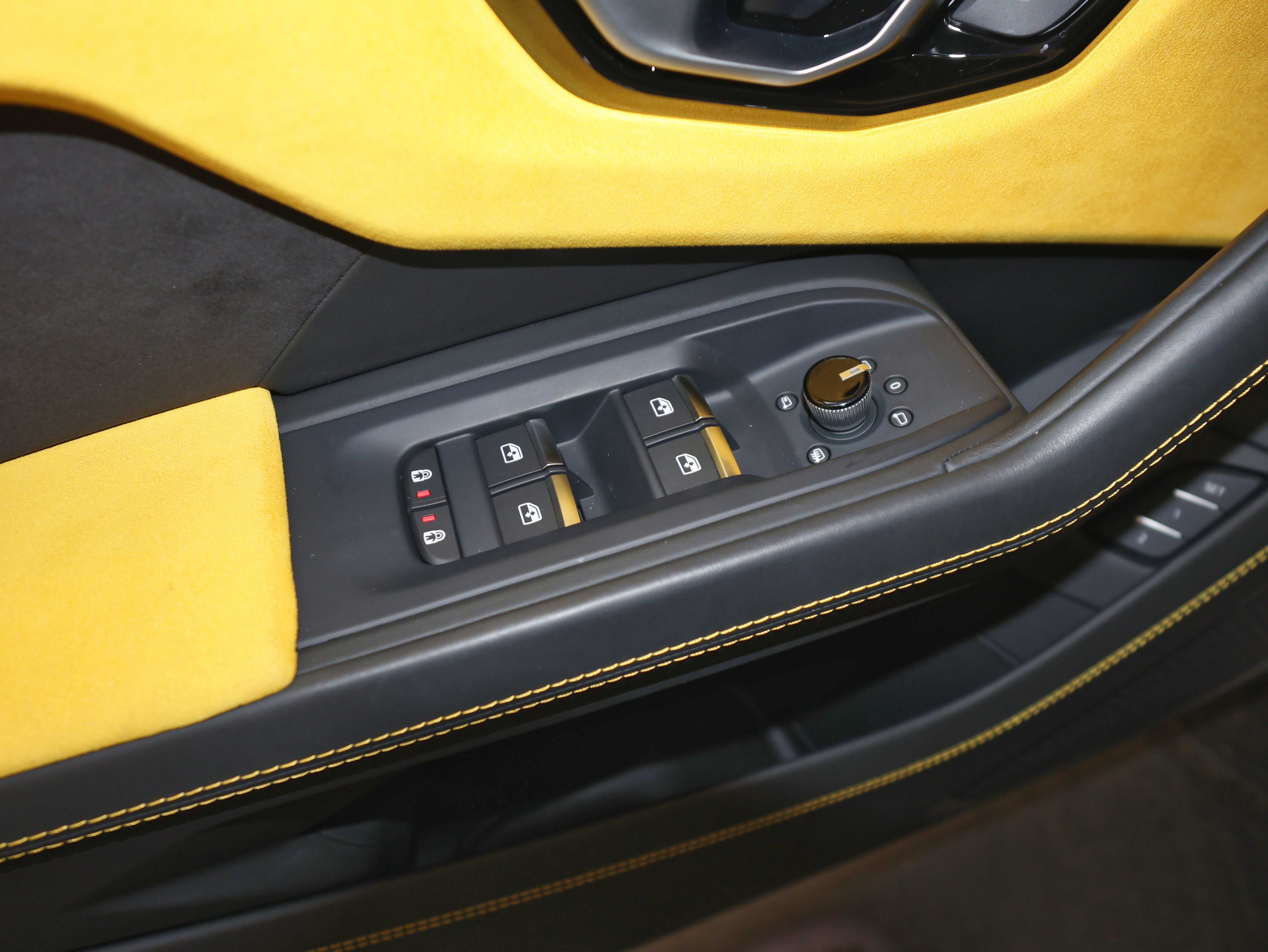 2022 Lamborghini Urus AWD