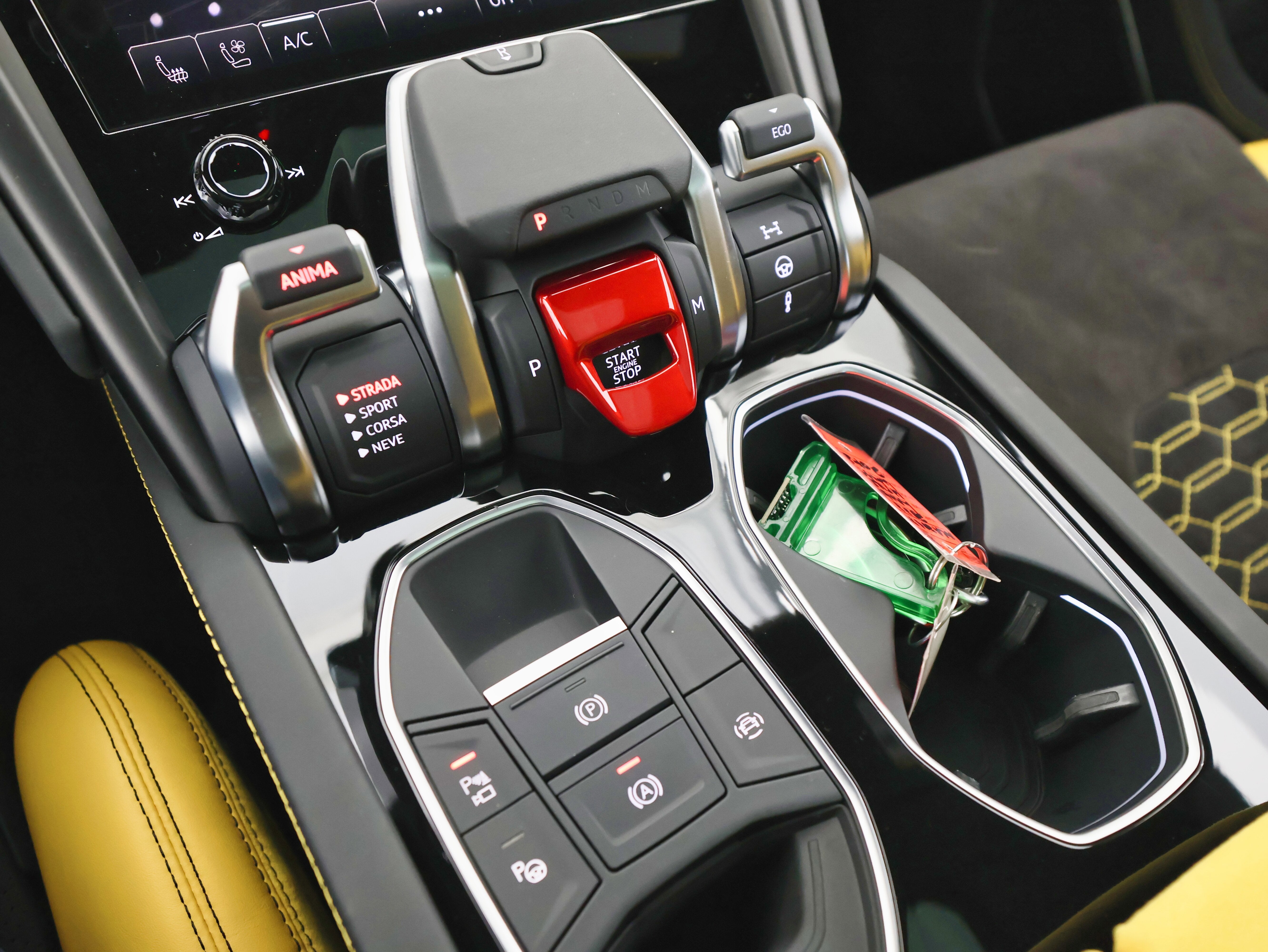 2022 Lamborghini Urus AWD