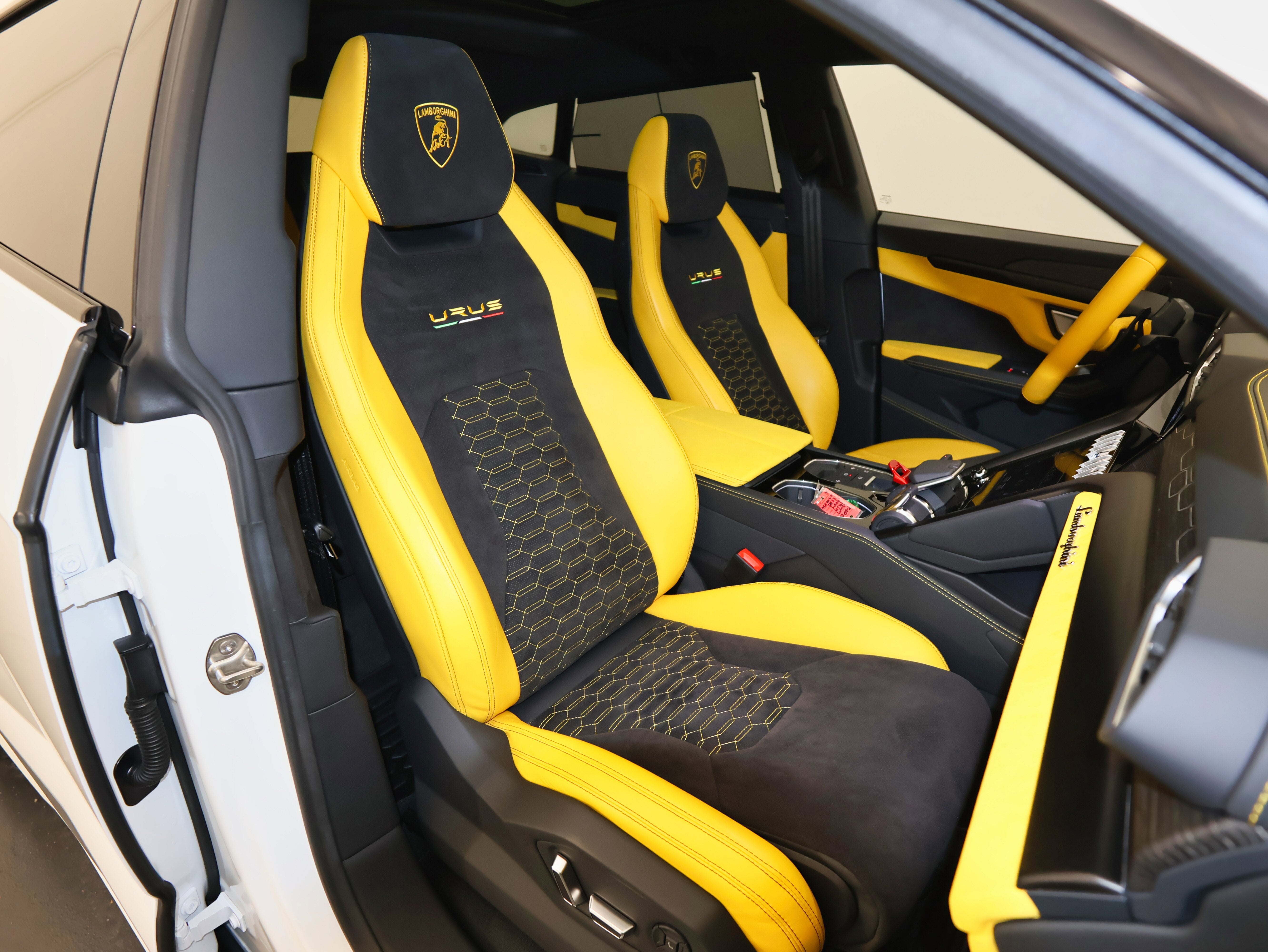 2022 Lamborghini Urus AWD