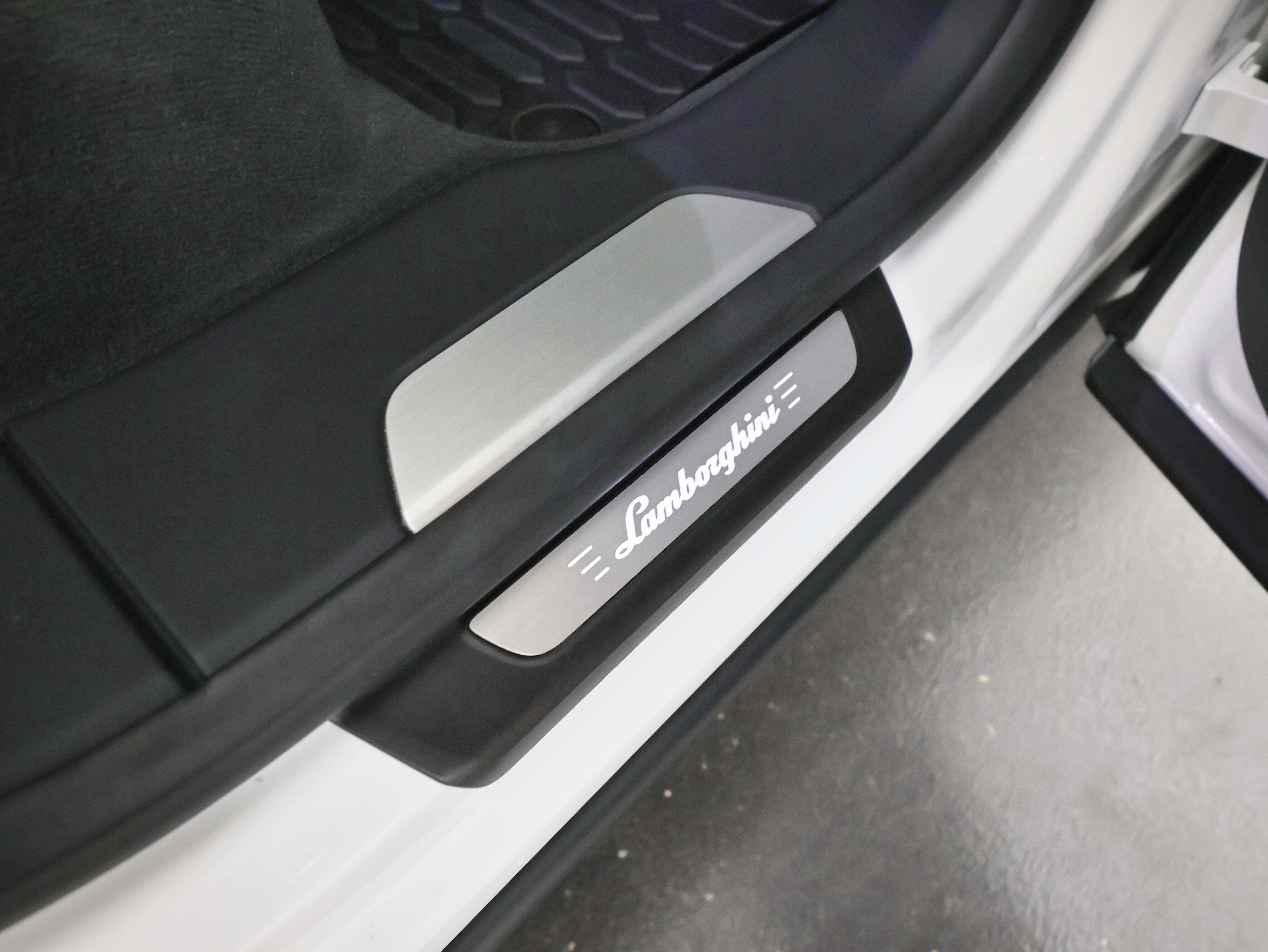 2022 Lamborghini Urus AWD