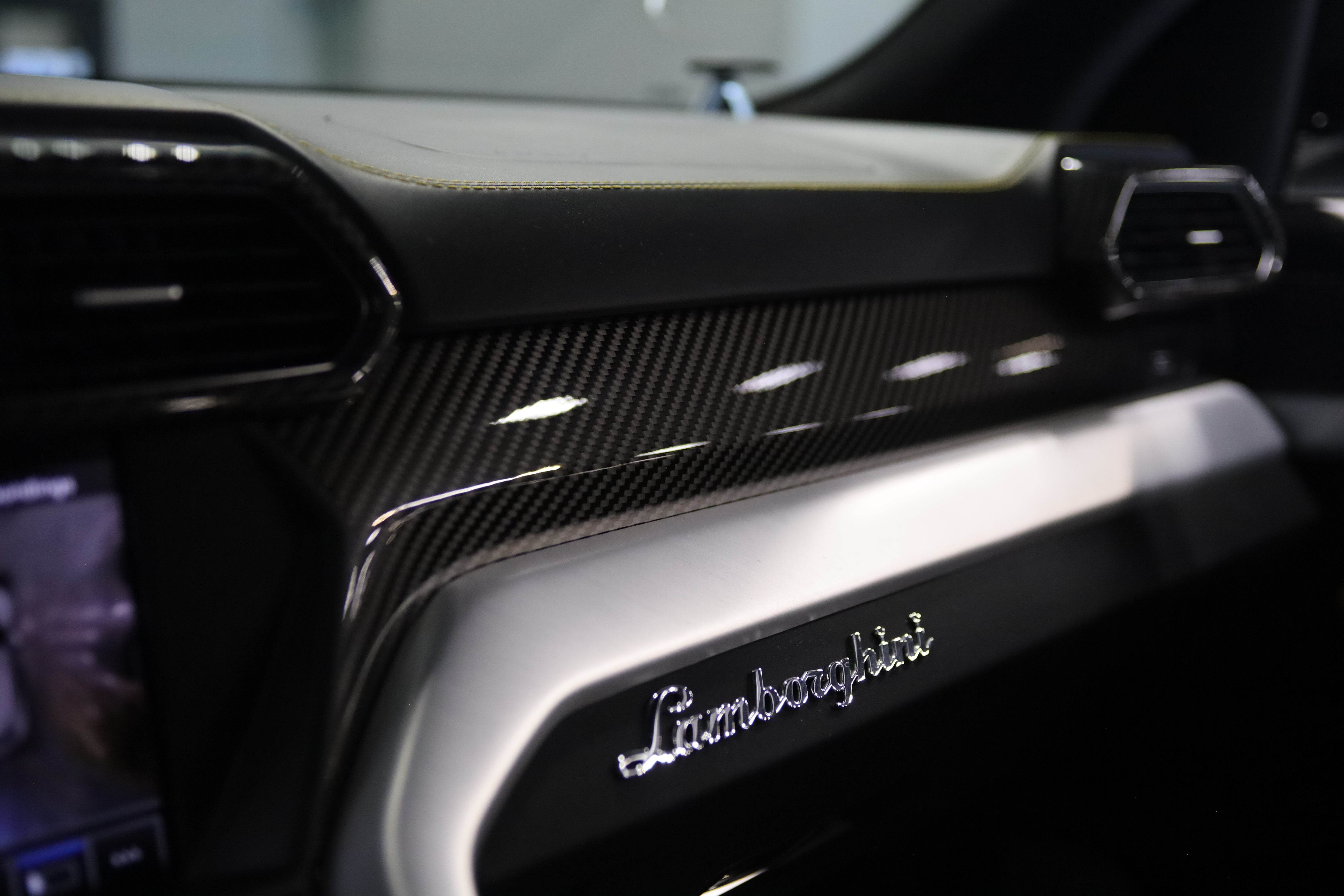 2019 Lamborghini Urus Base