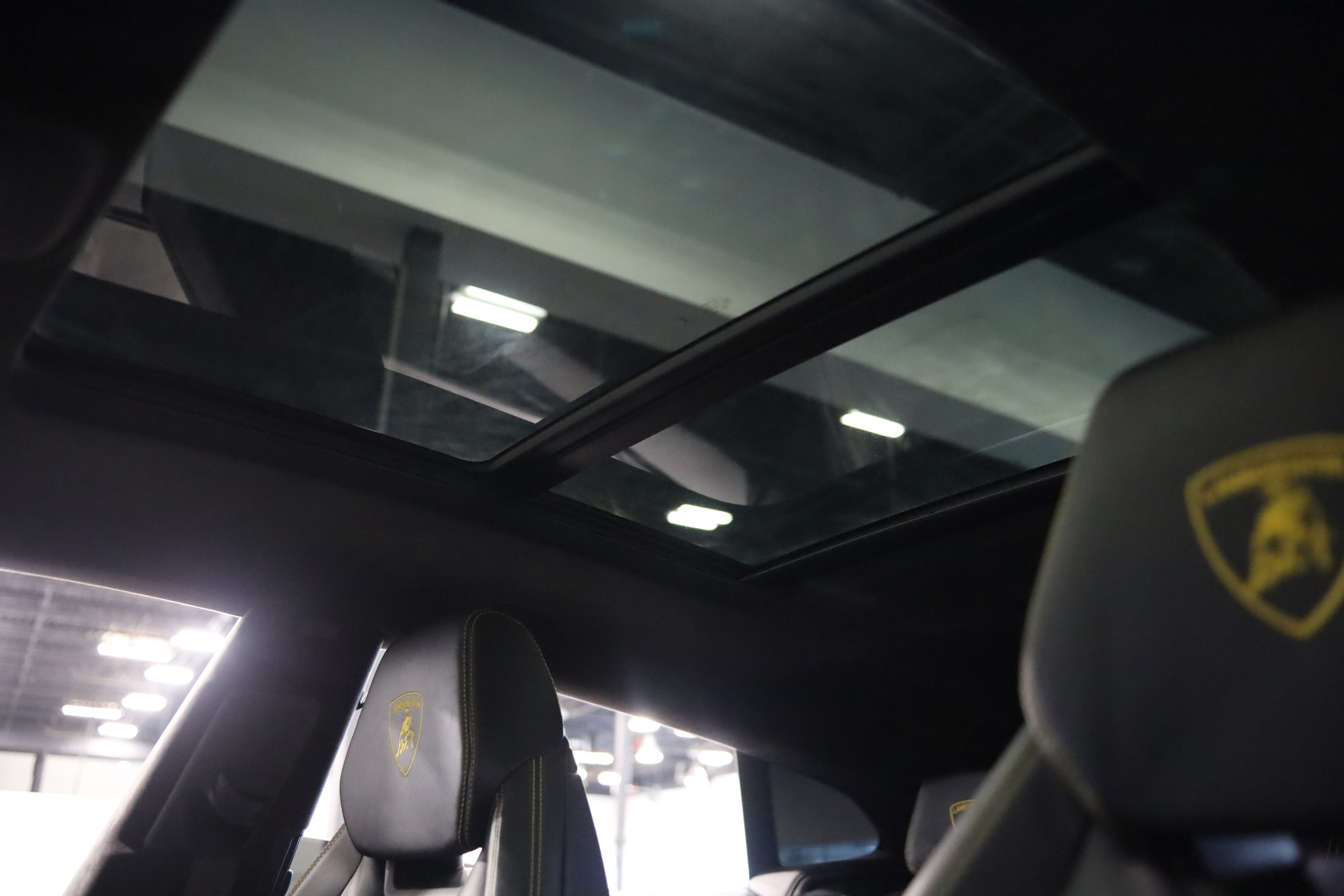 2019 Lamborghini Urus Base