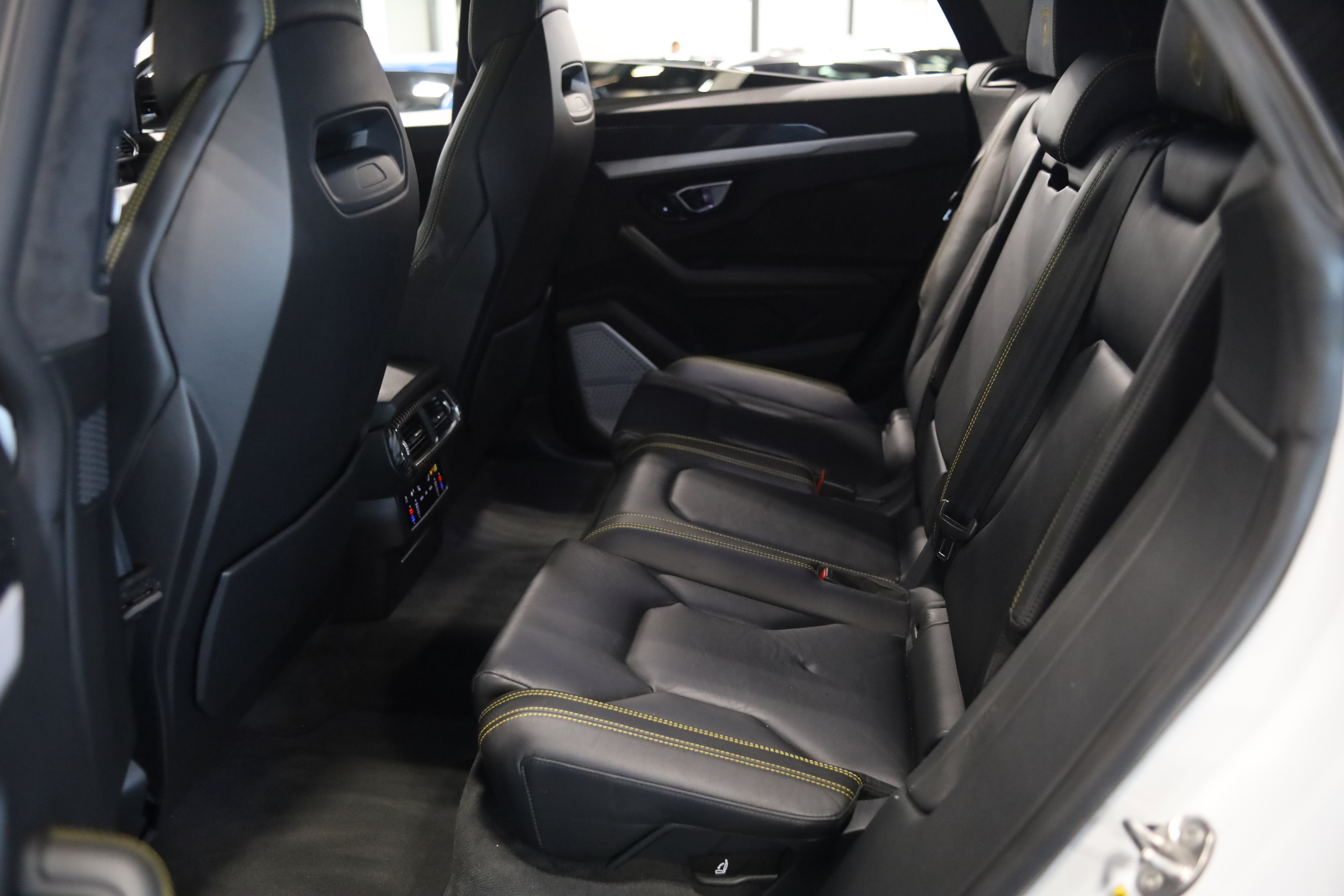 2019 Lamborghini Urus Base