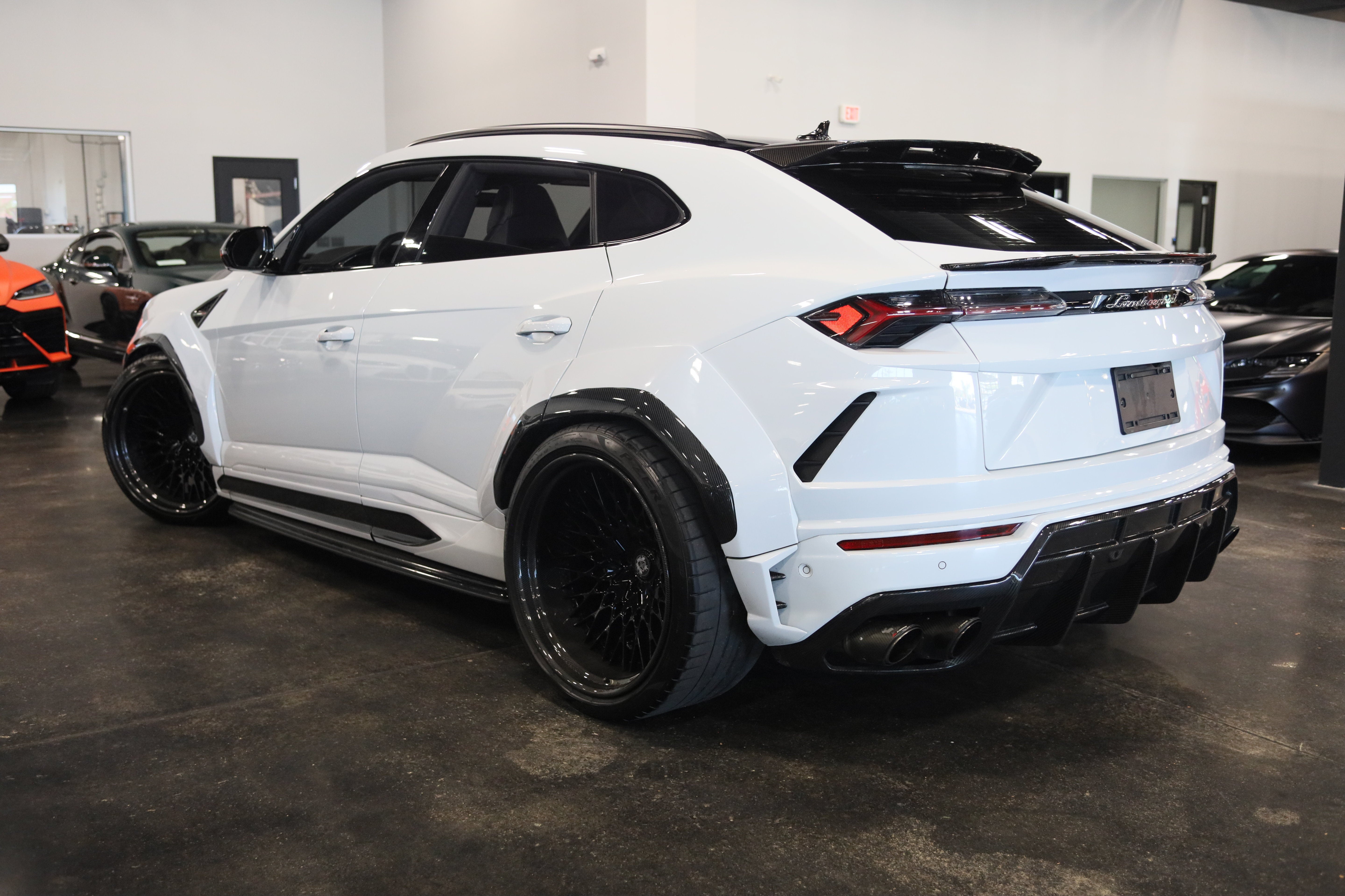 2019 Lamborghini Urus Base