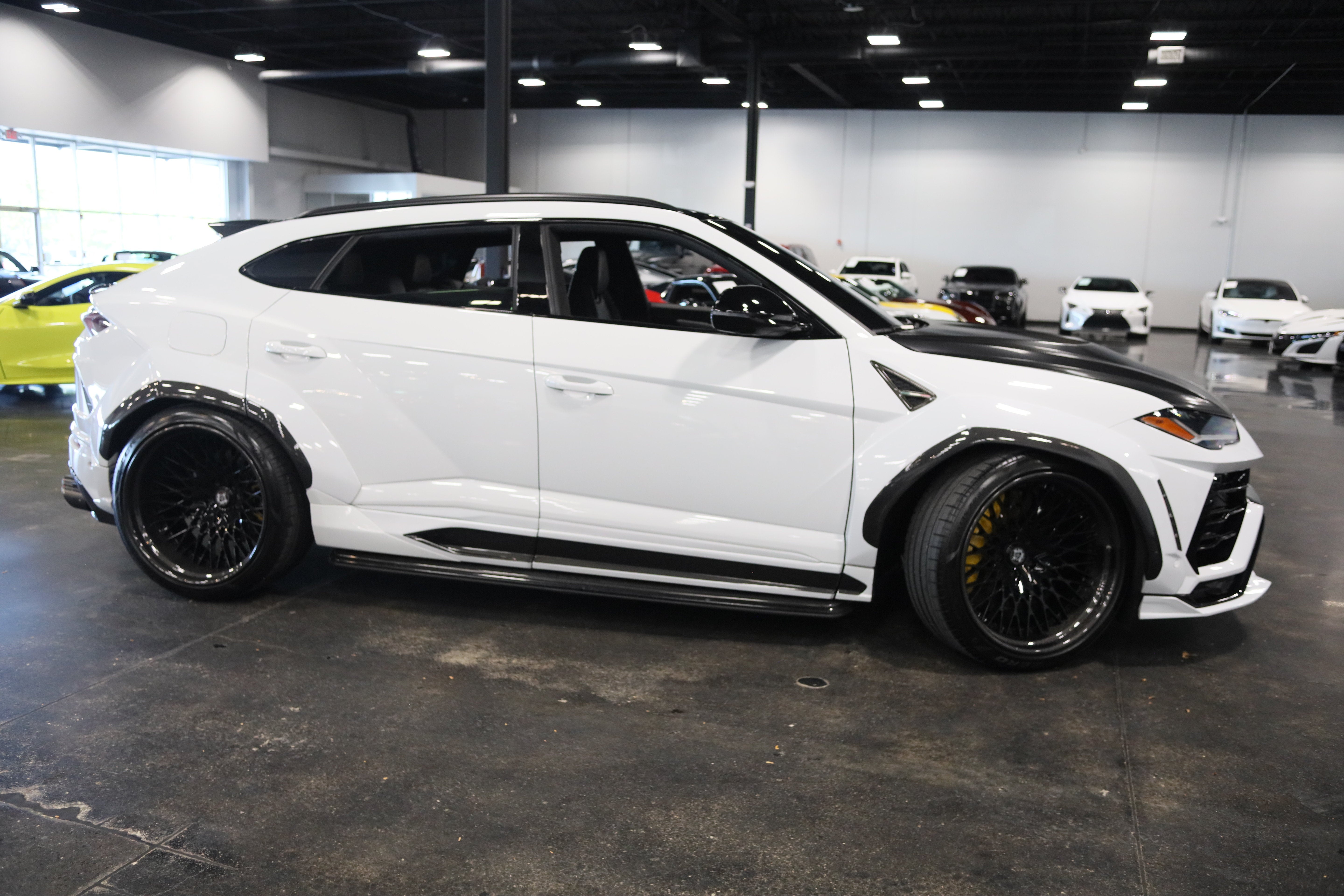 2019 Lamborghini Urus Base