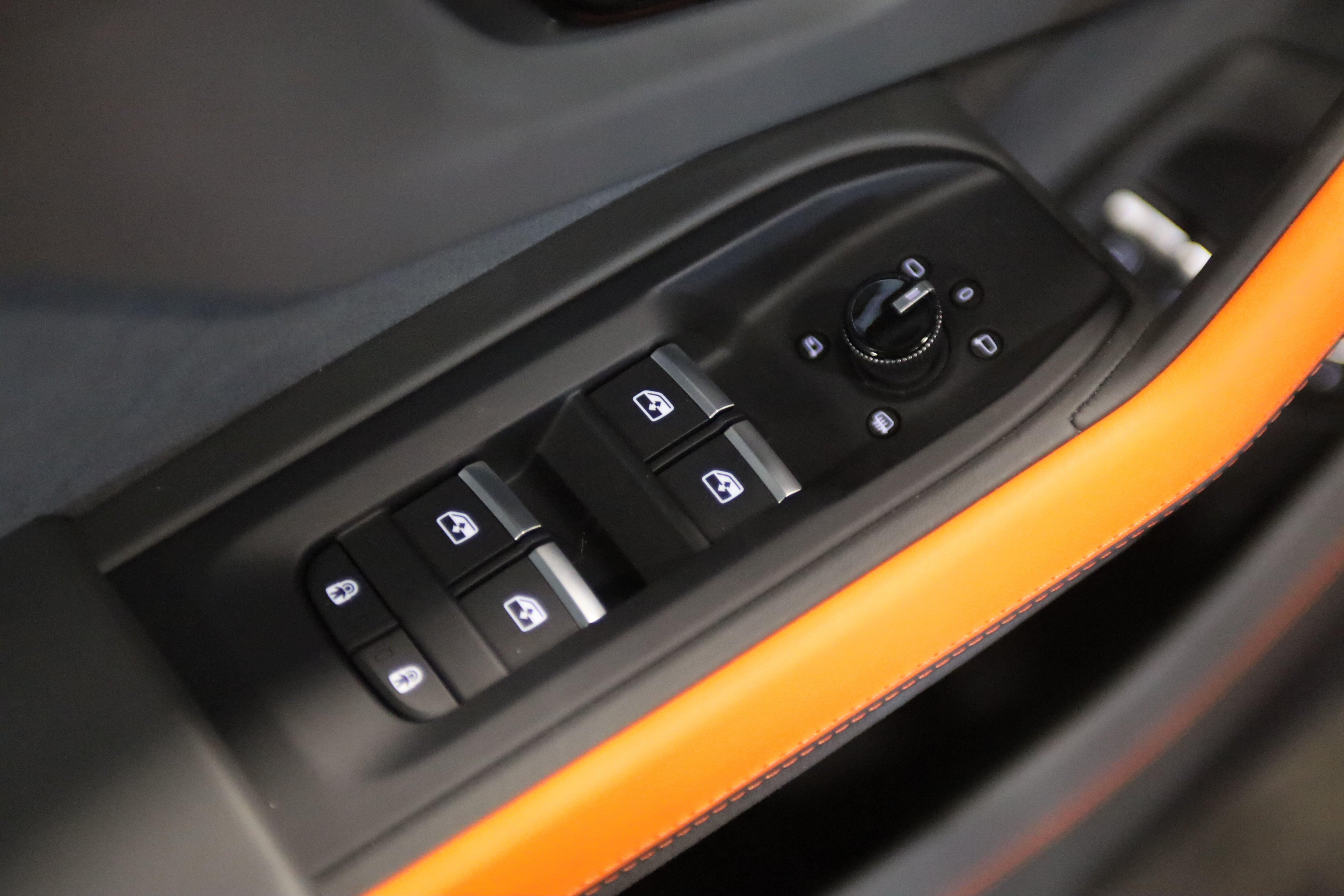 2025 Lamborghini Urus SE
