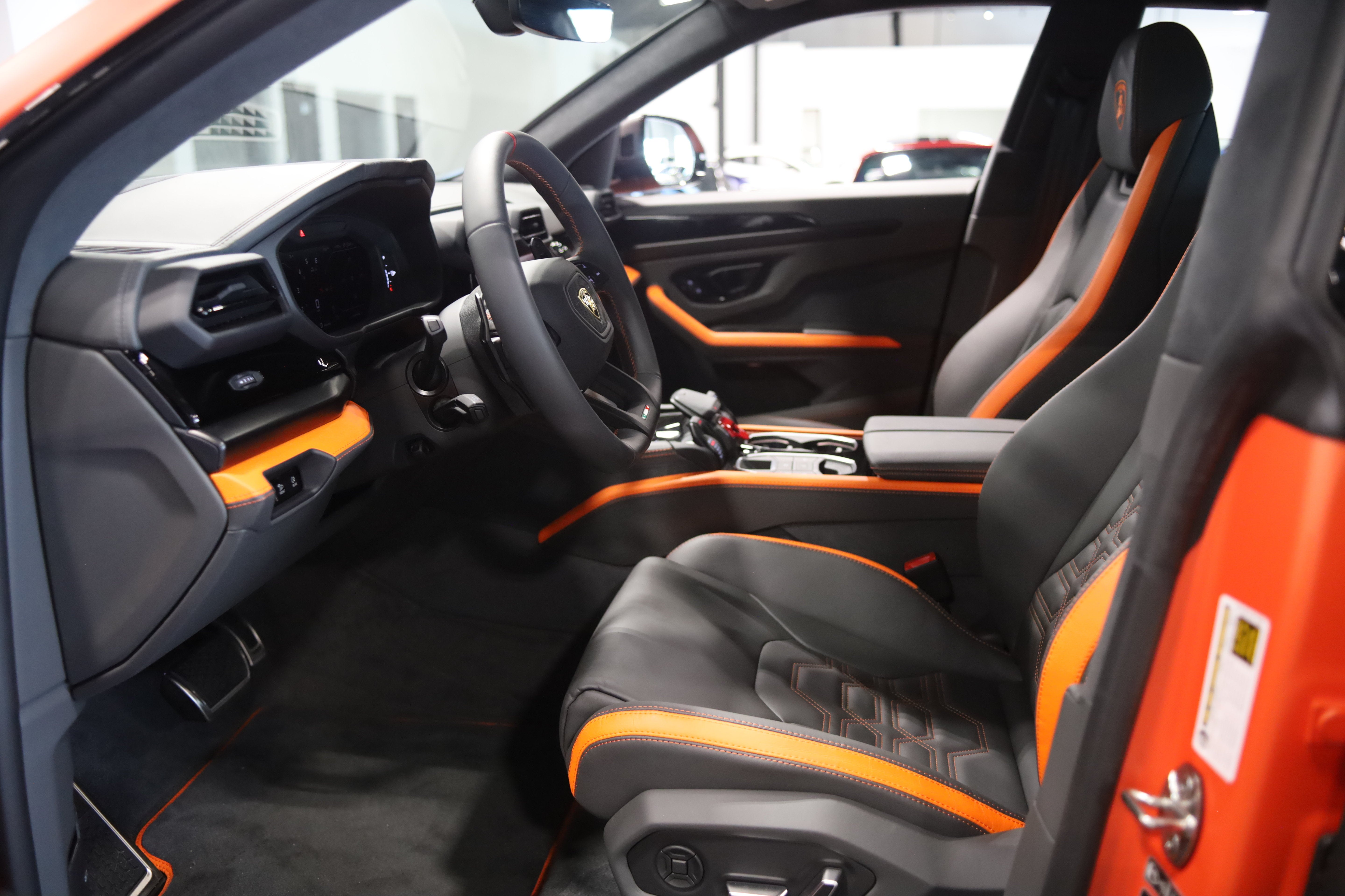 2025 Lamborghini Urus SE