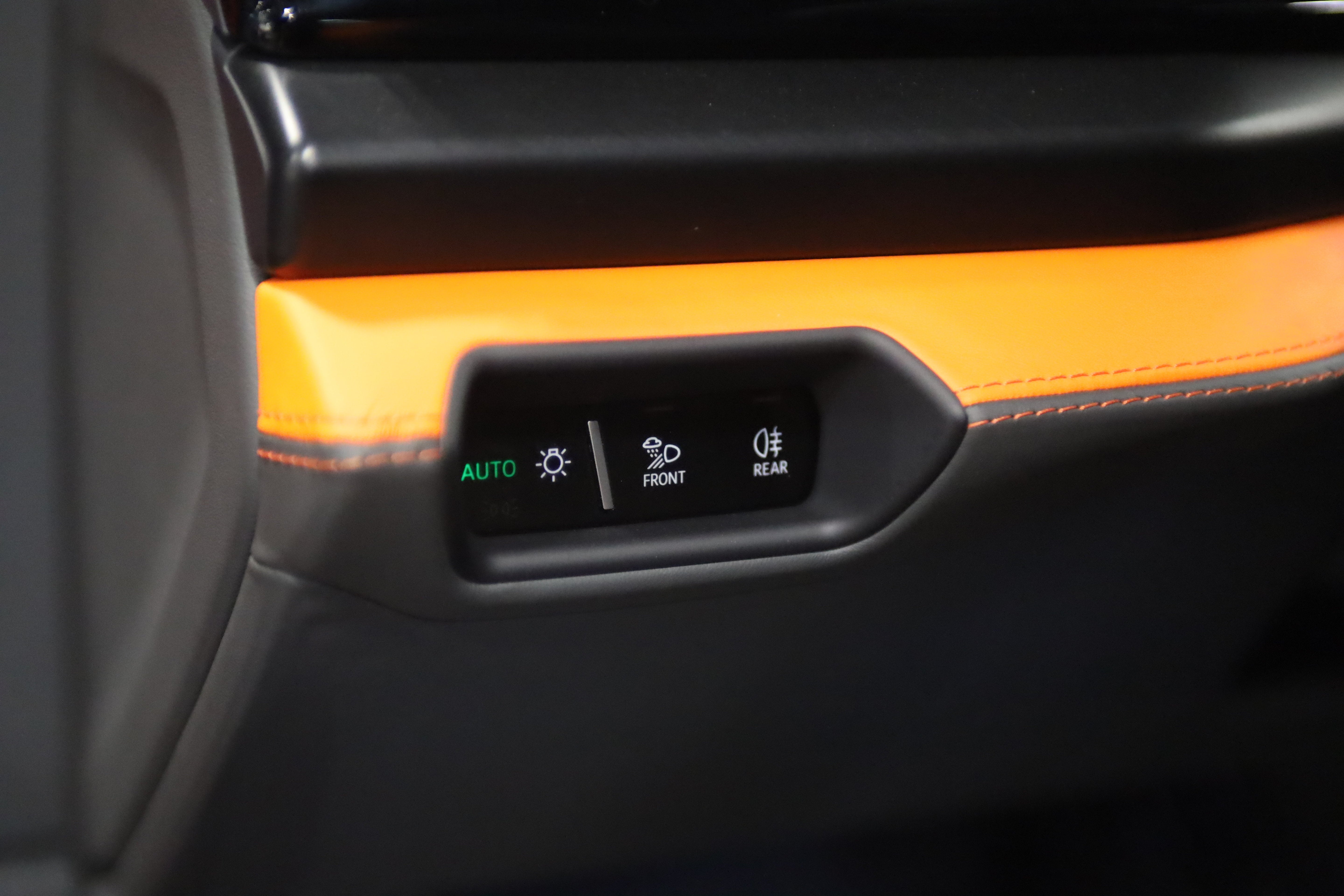 2025 Lamborghini Urus SE