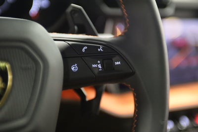 2025 Lamborghini Urus SE