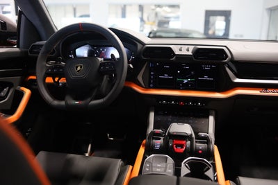 2025 Lamborghini Urus SE