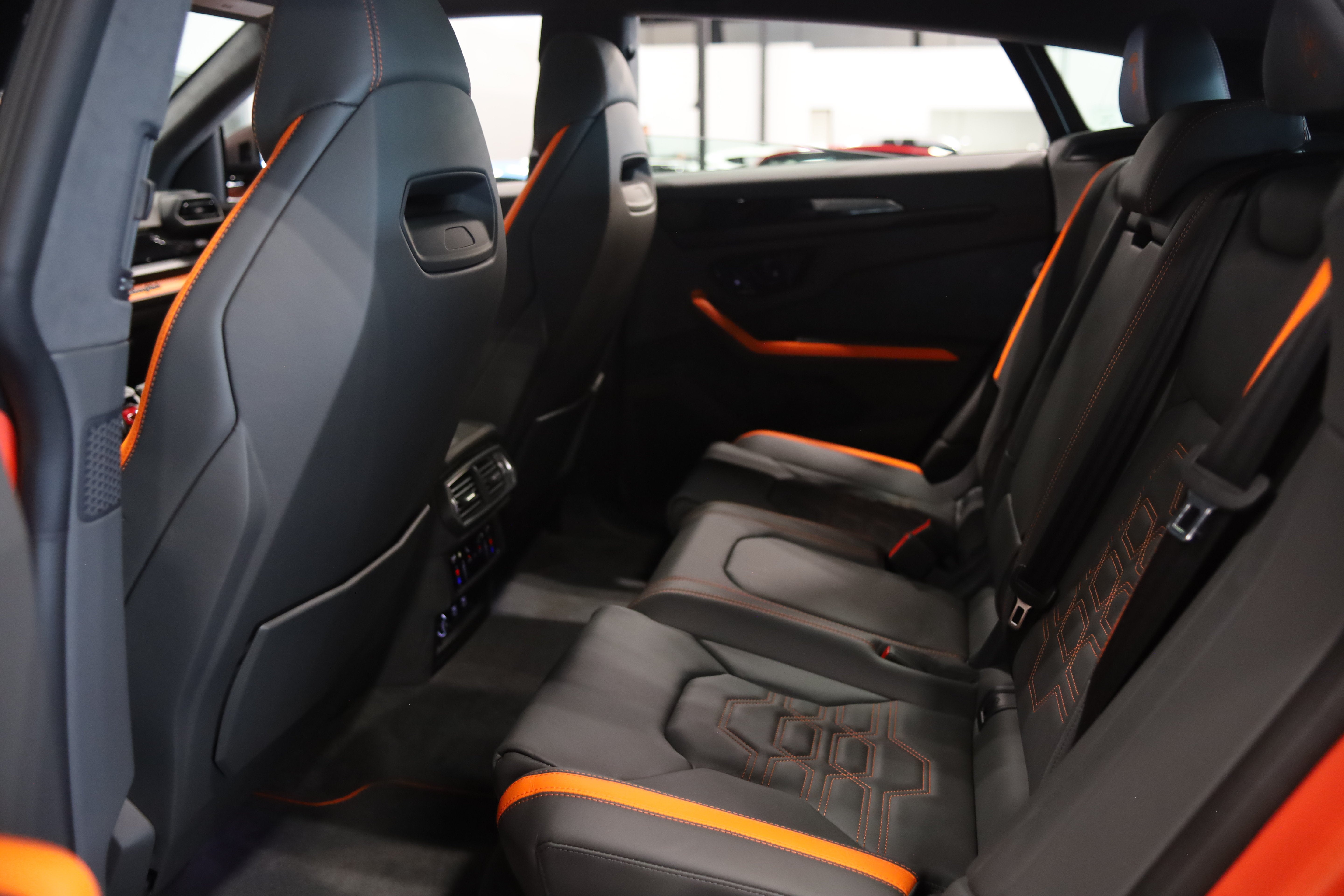 2025 Lamborghini Urus SE