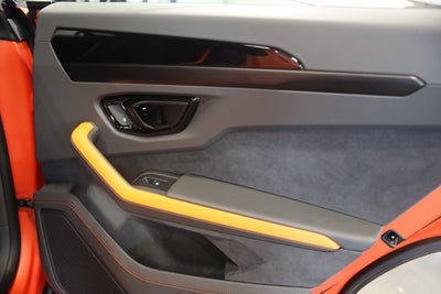 2025 Lamborghini Urus SE