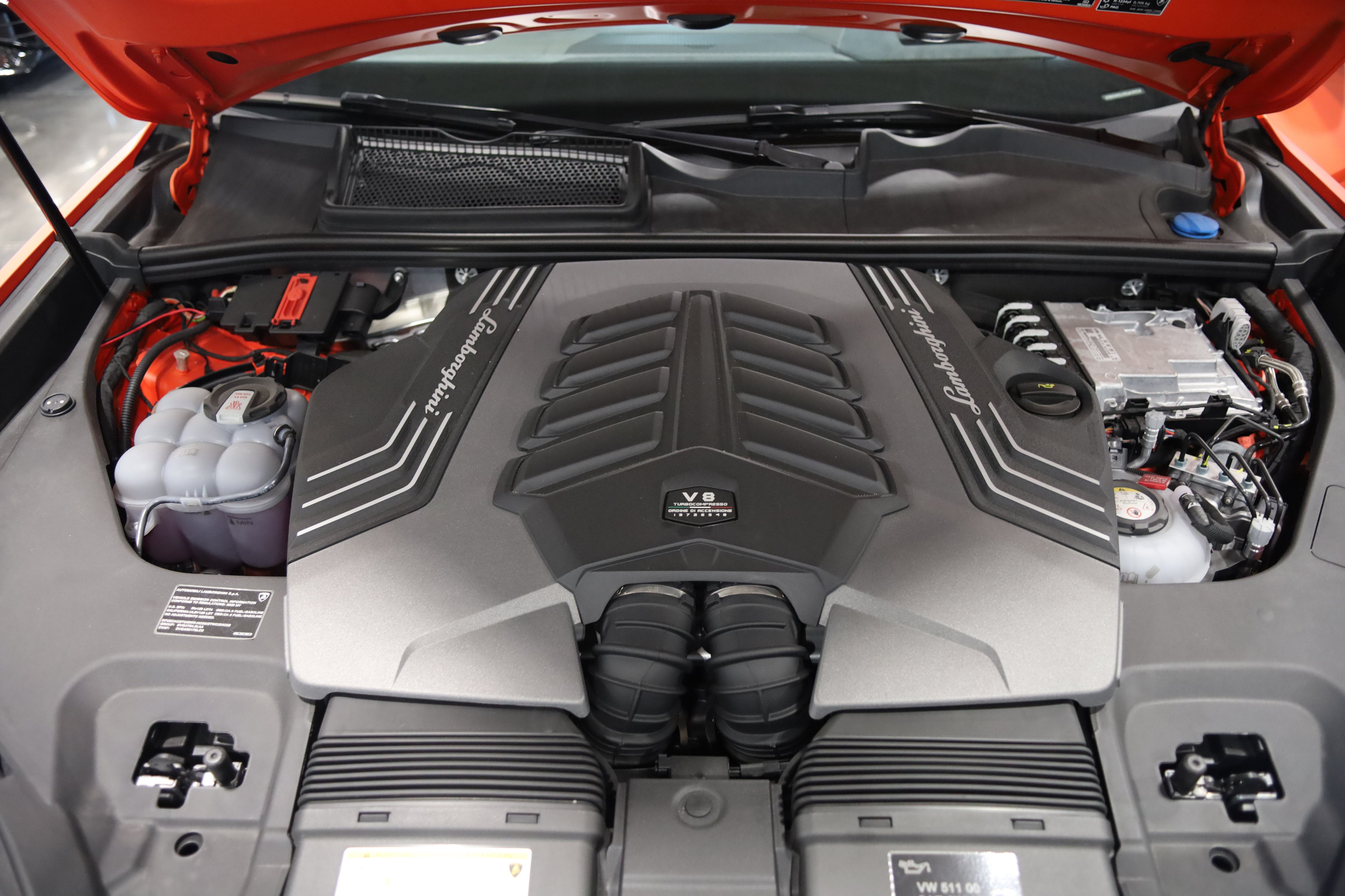 2025 Lamborghini Urus SE