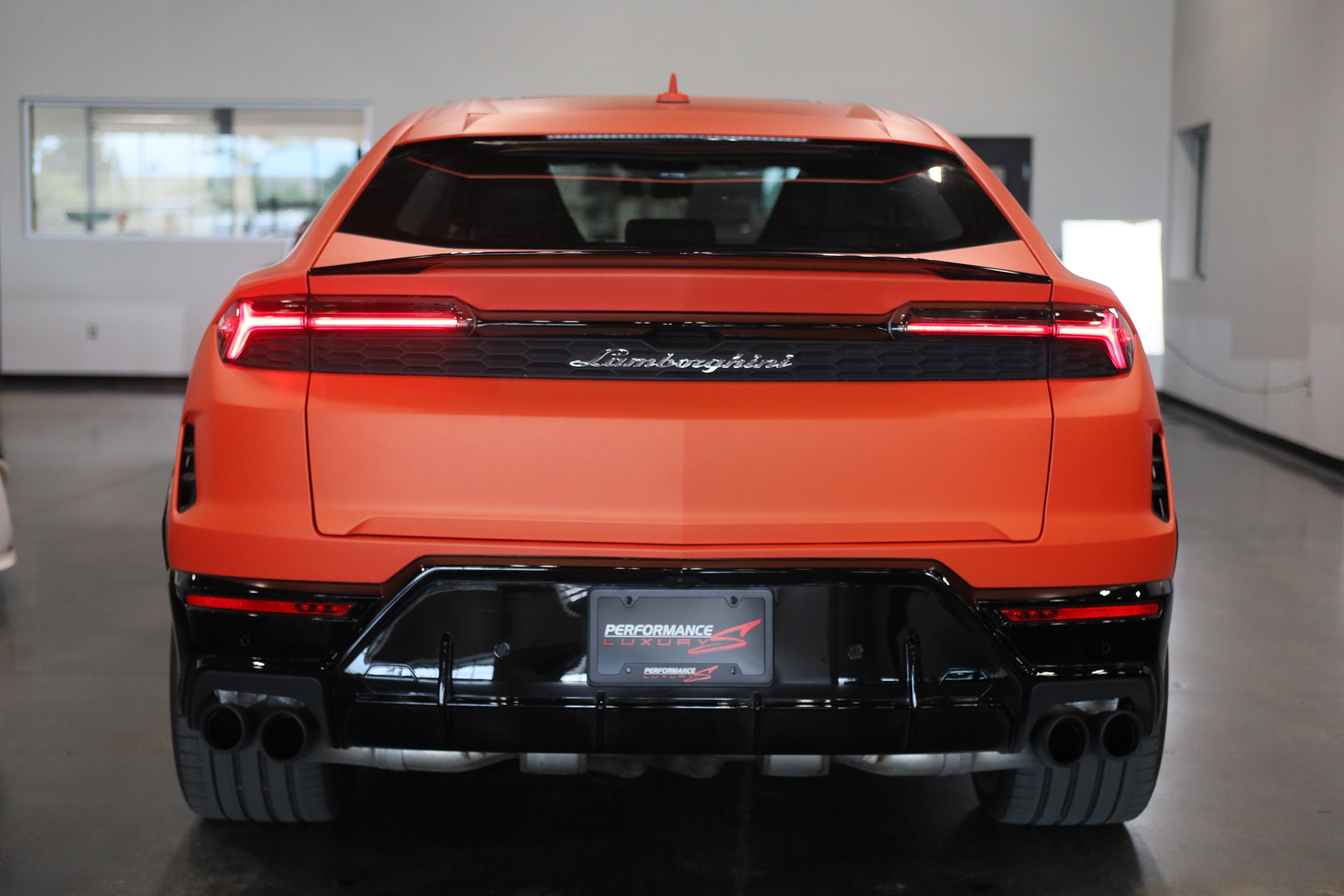 2025 Lamborghini Urus SE