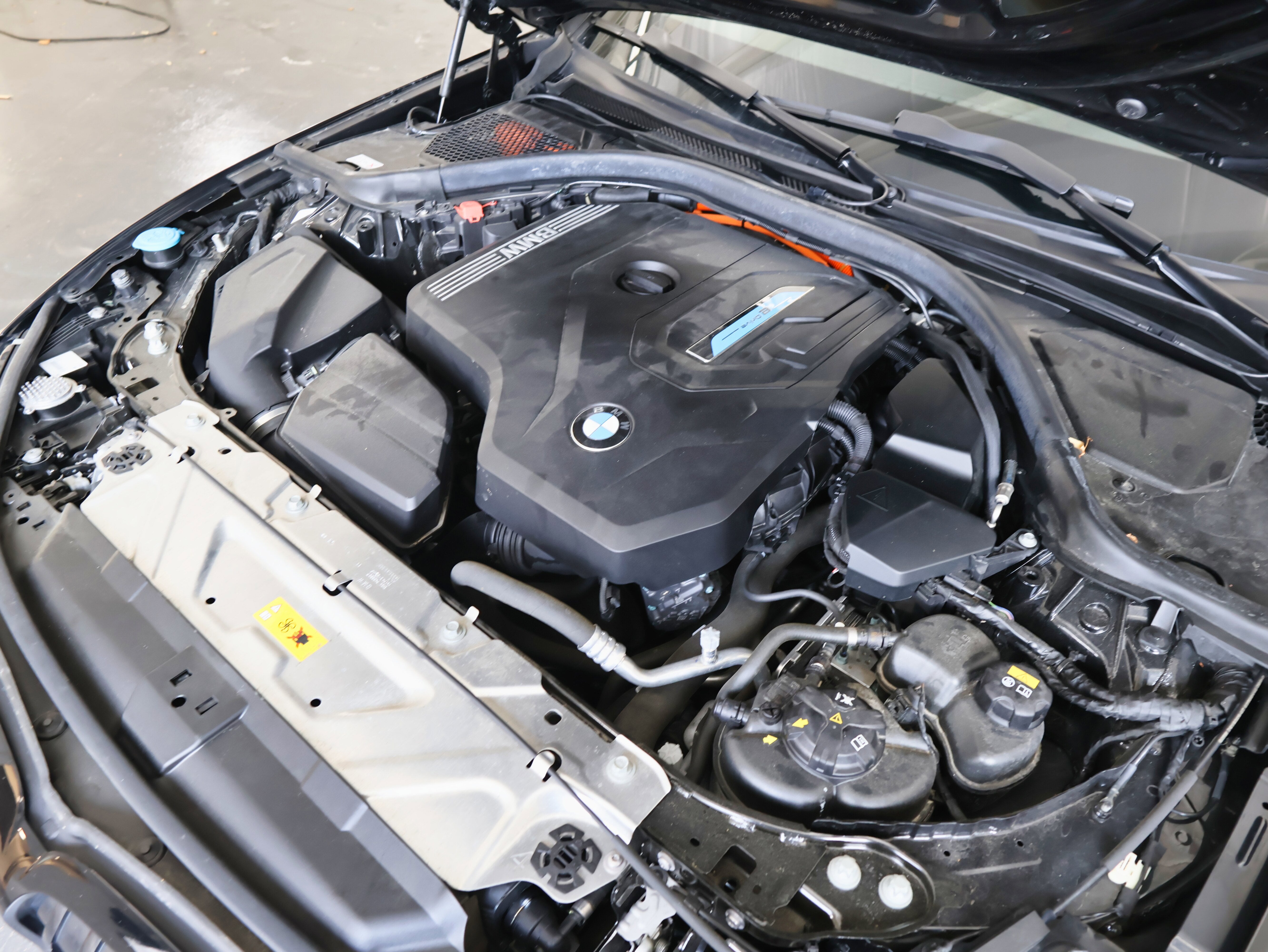 2022 BMW 3 Series 330e xDrive