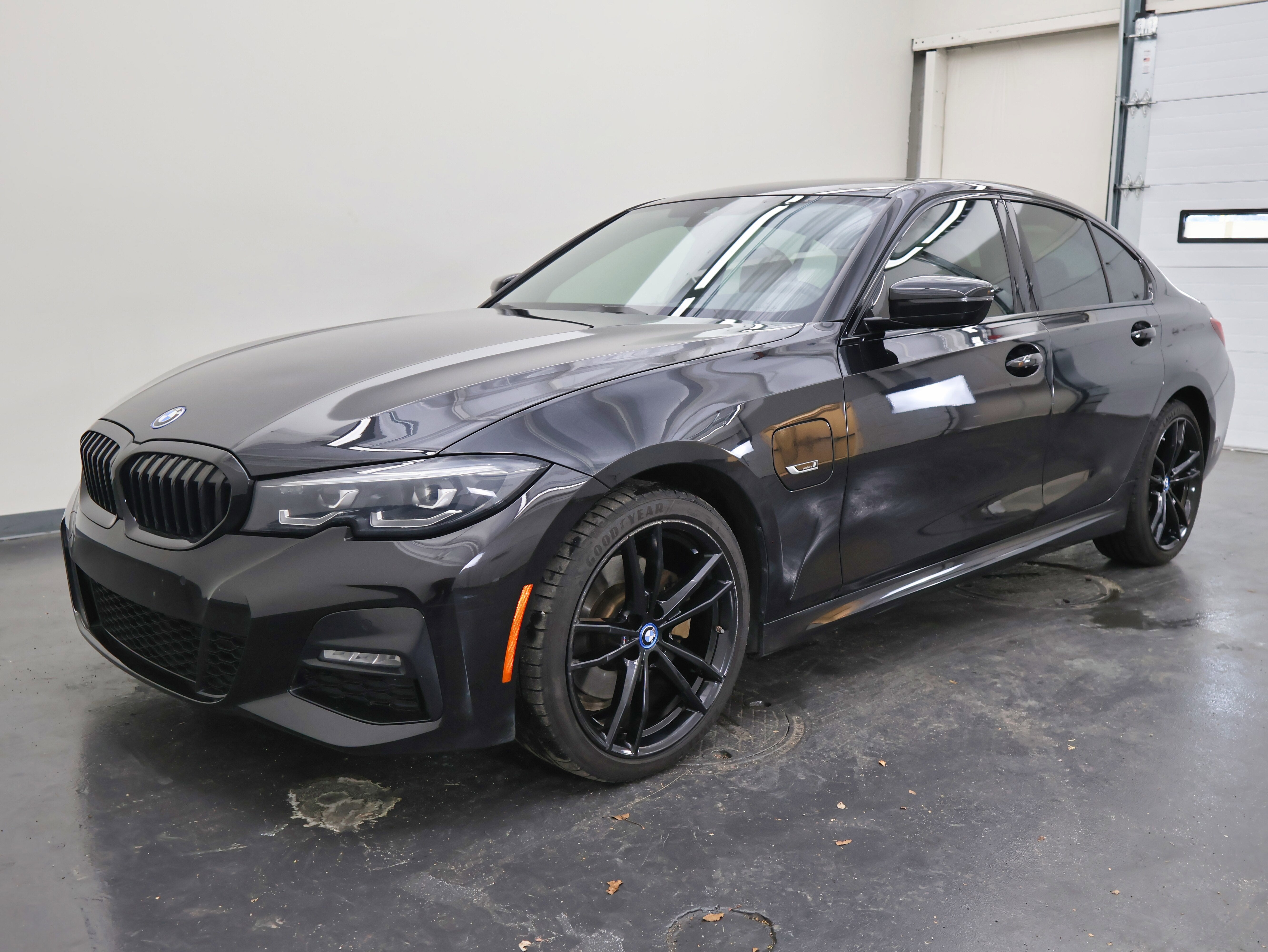 2022 BMW 3 Series 330e xDrive