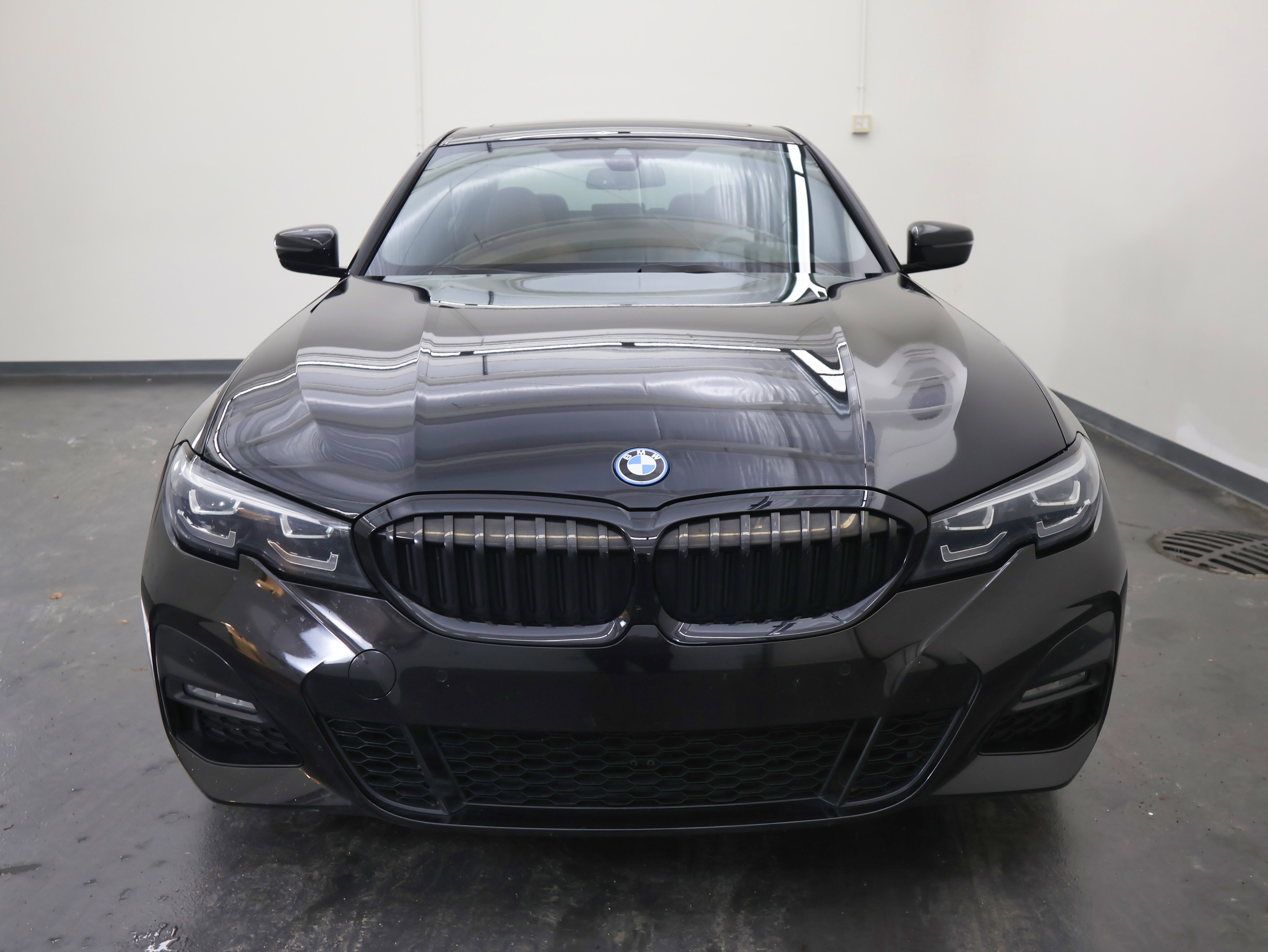 2022 BMW 3 Series 330e xDrive