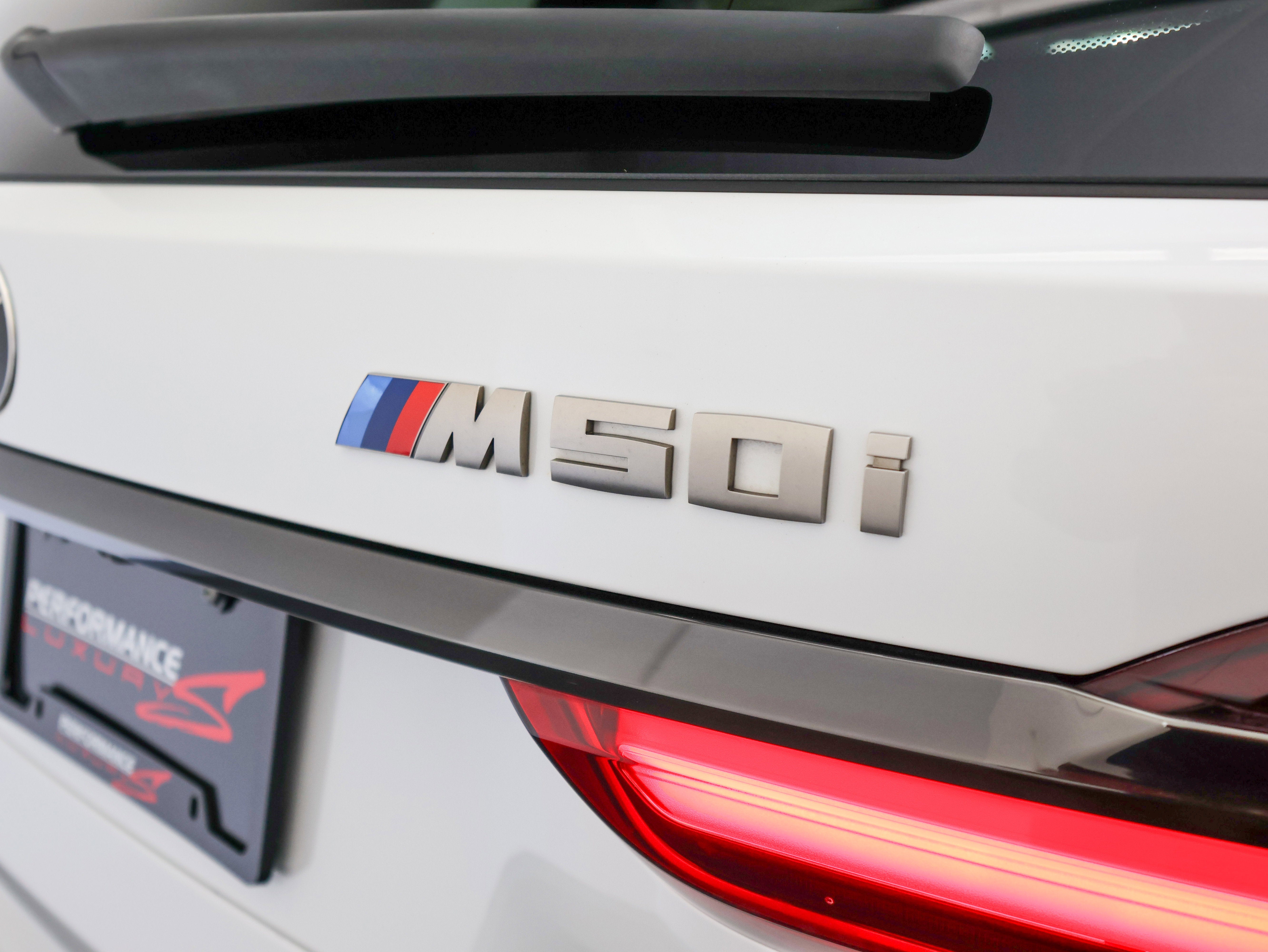 2021 BMW X7 M50i